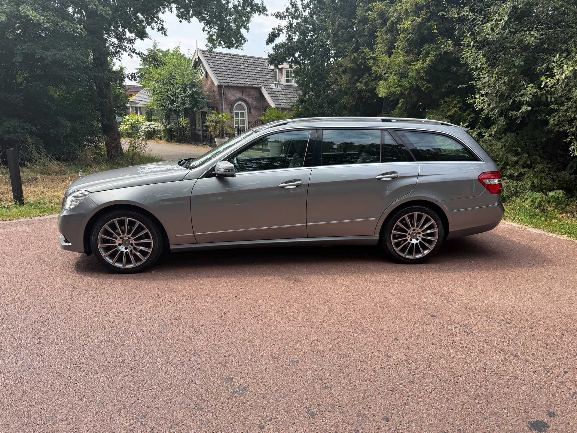 Foto van Mercedes-Benz E 200 Cgi