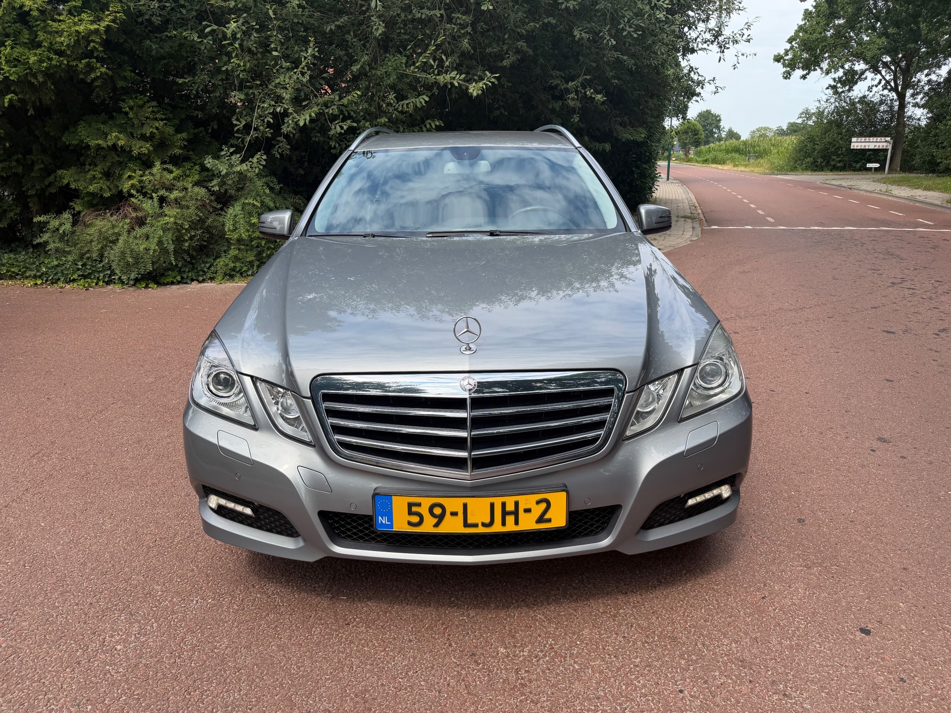 Foto van Mercedes-Benz E 200 Cgi