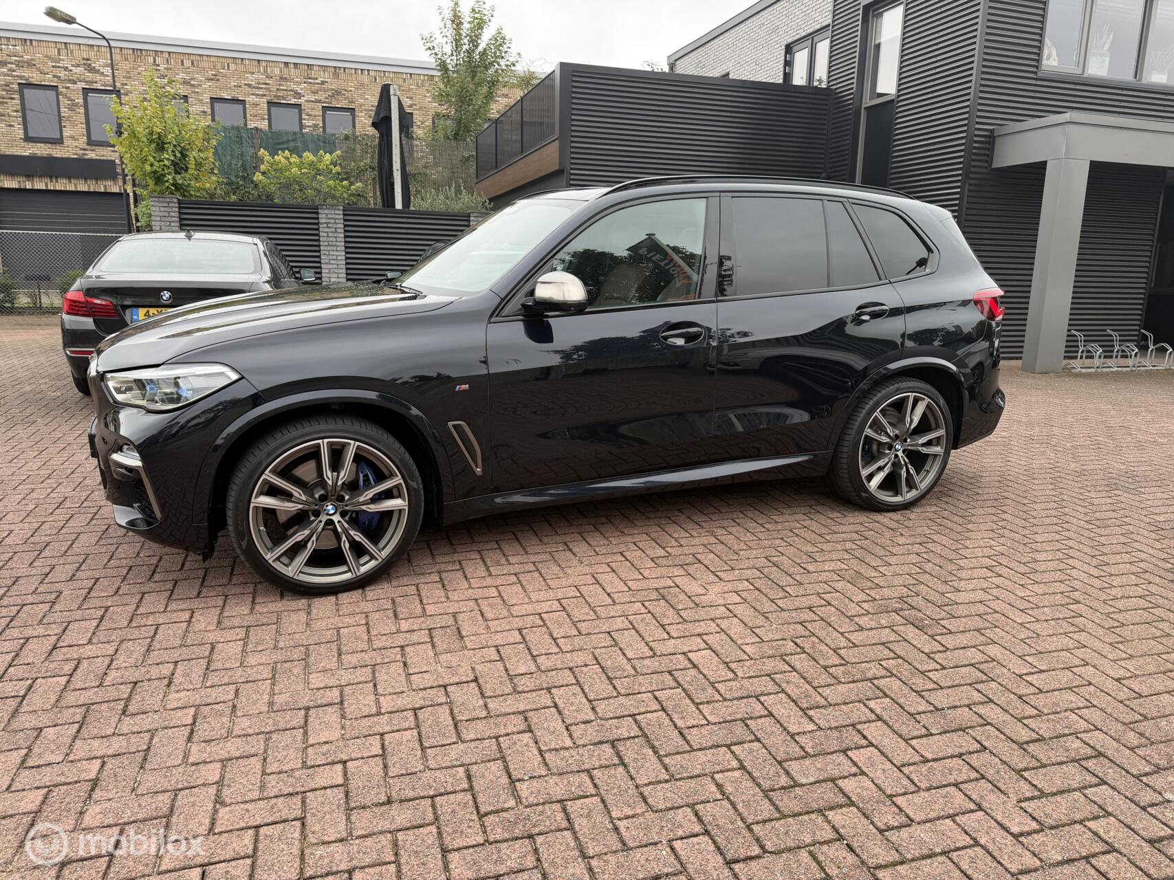 Foto van BMW X5 M50d