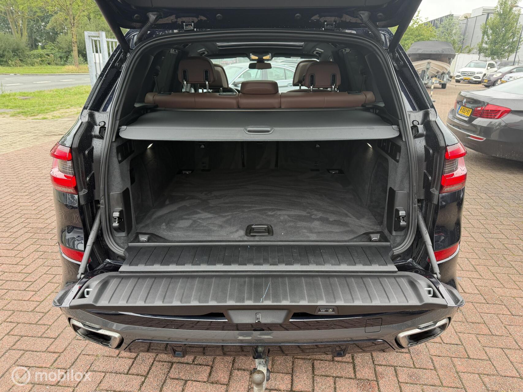 Foto van BMW X5 M50d