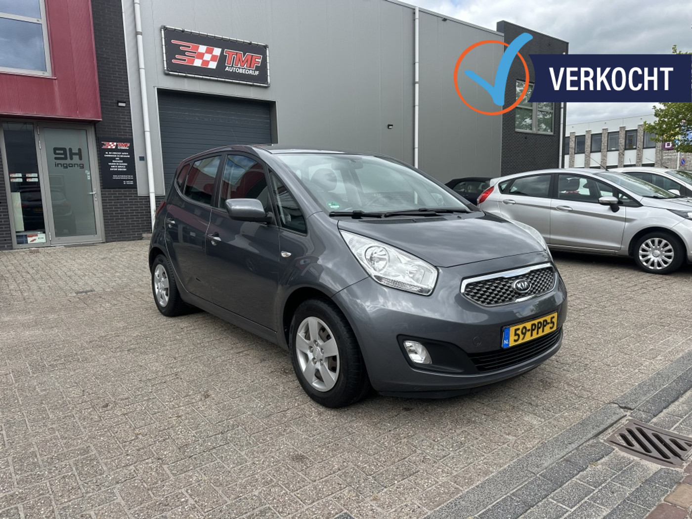 Kia Venga 1.4 CVVT Seven AIRCO / CRUISE / NAVI / TREKHAAK 2011 - voorkant