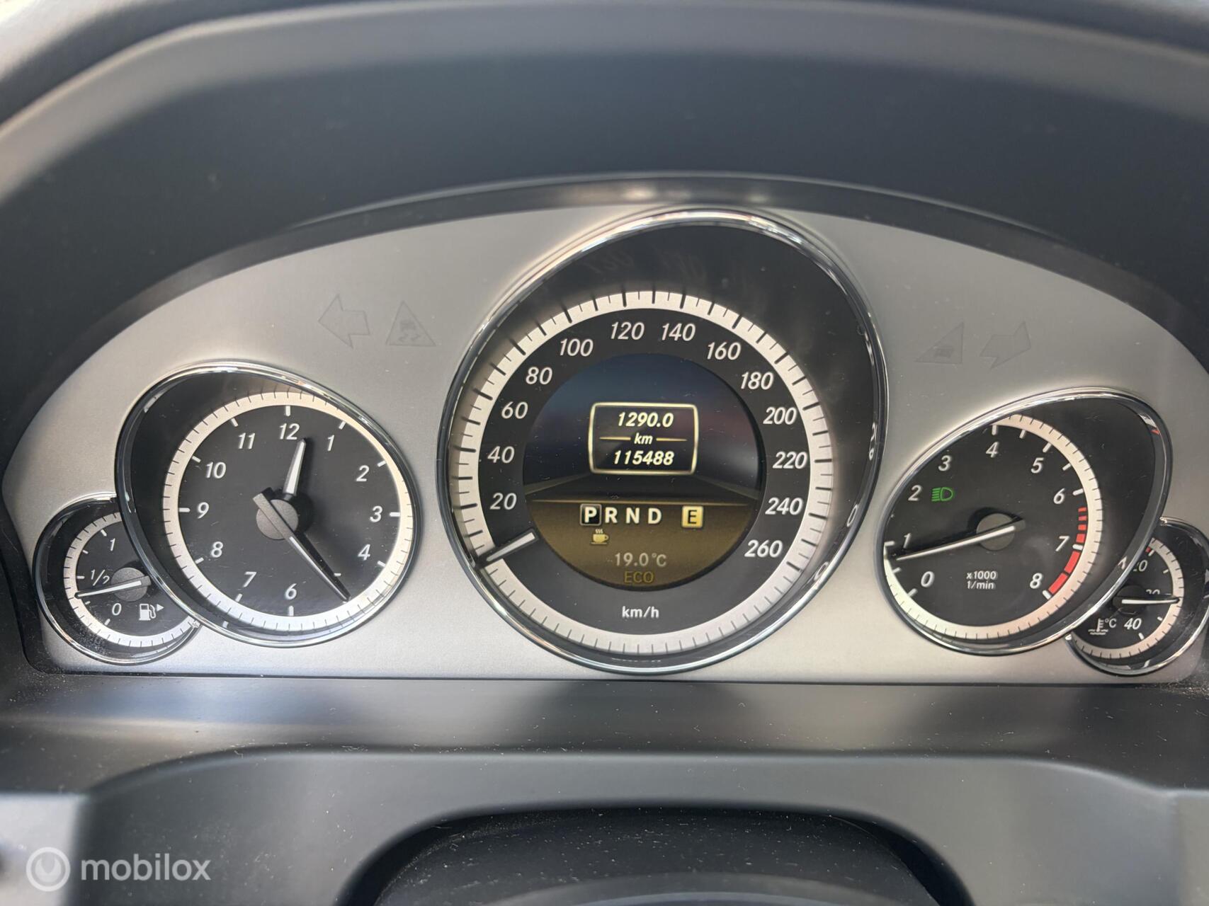 Foto van Mercedes-Benz E 200