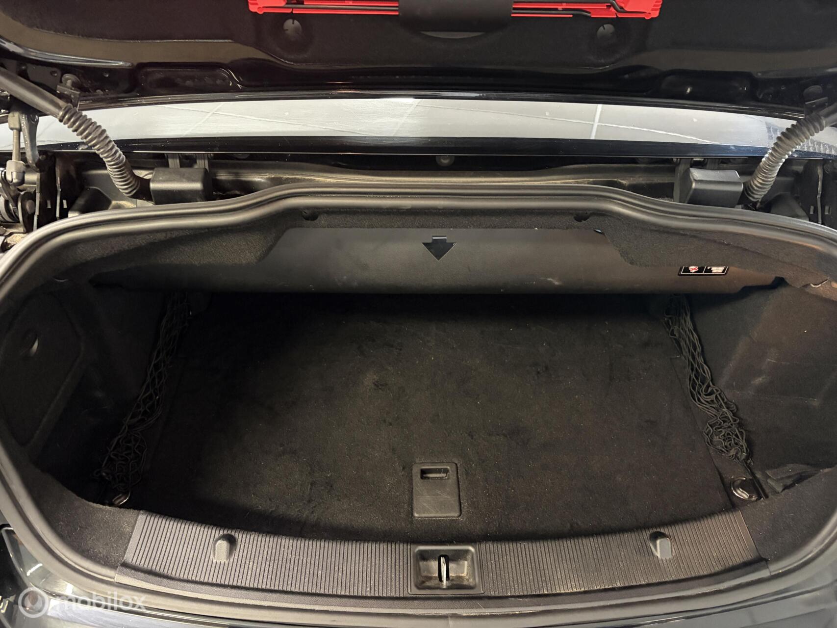 Foto van Mercedes-Benz E 200