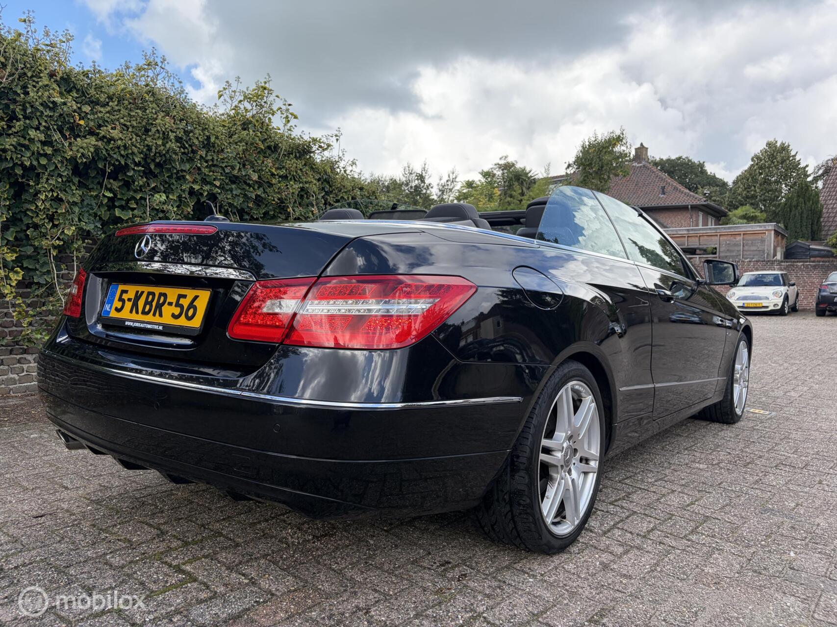 Foto van Mercedes-Benz E 200