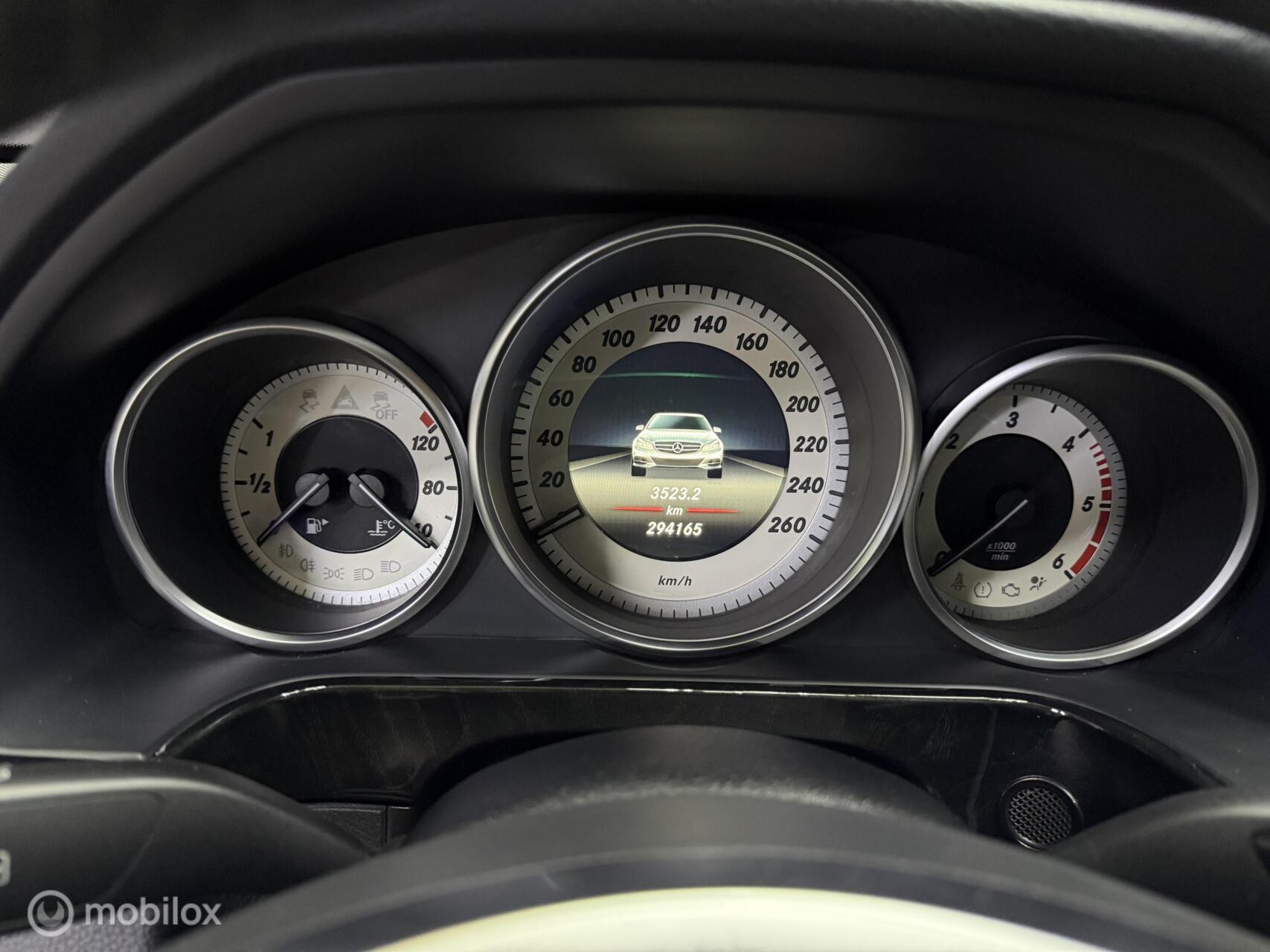 Foto van Mercedes-Benz E 350 Bluetec
