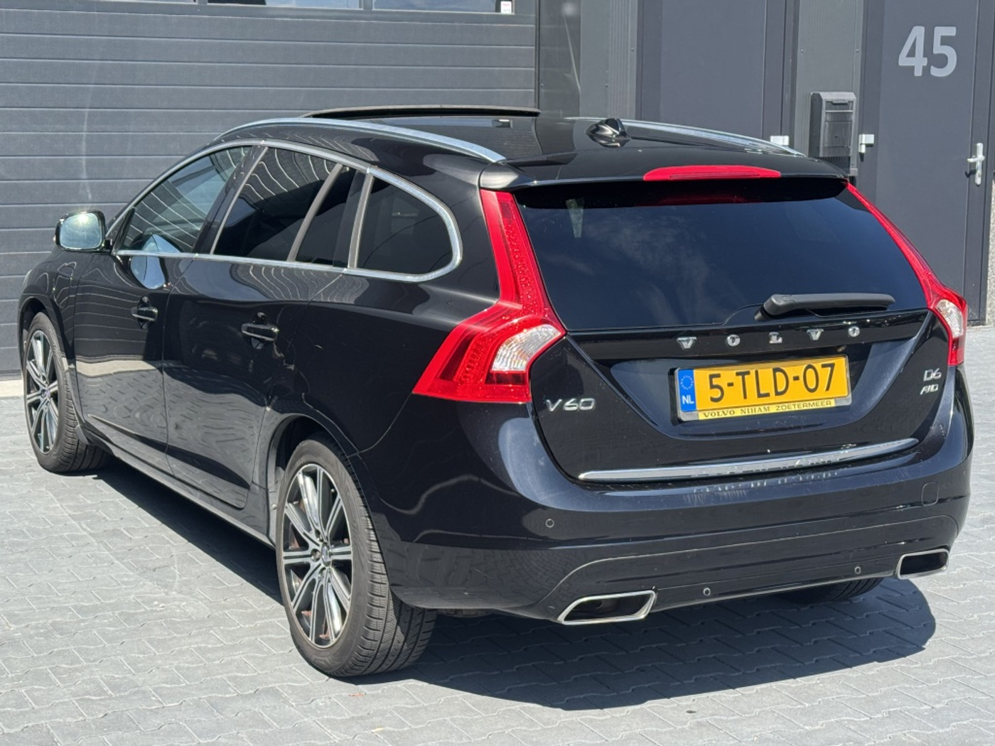 Foto van Volvo V60 Plug In Hybrid