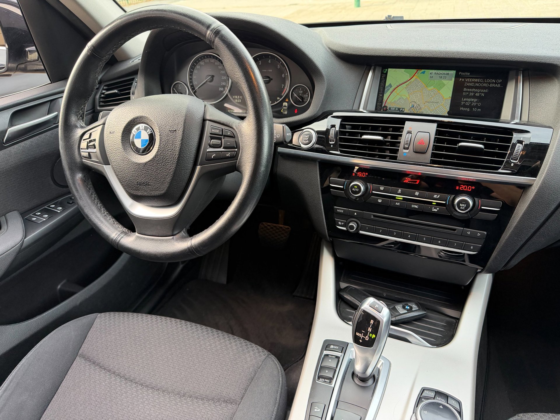 Foto van BMW X3 Xdrive20i