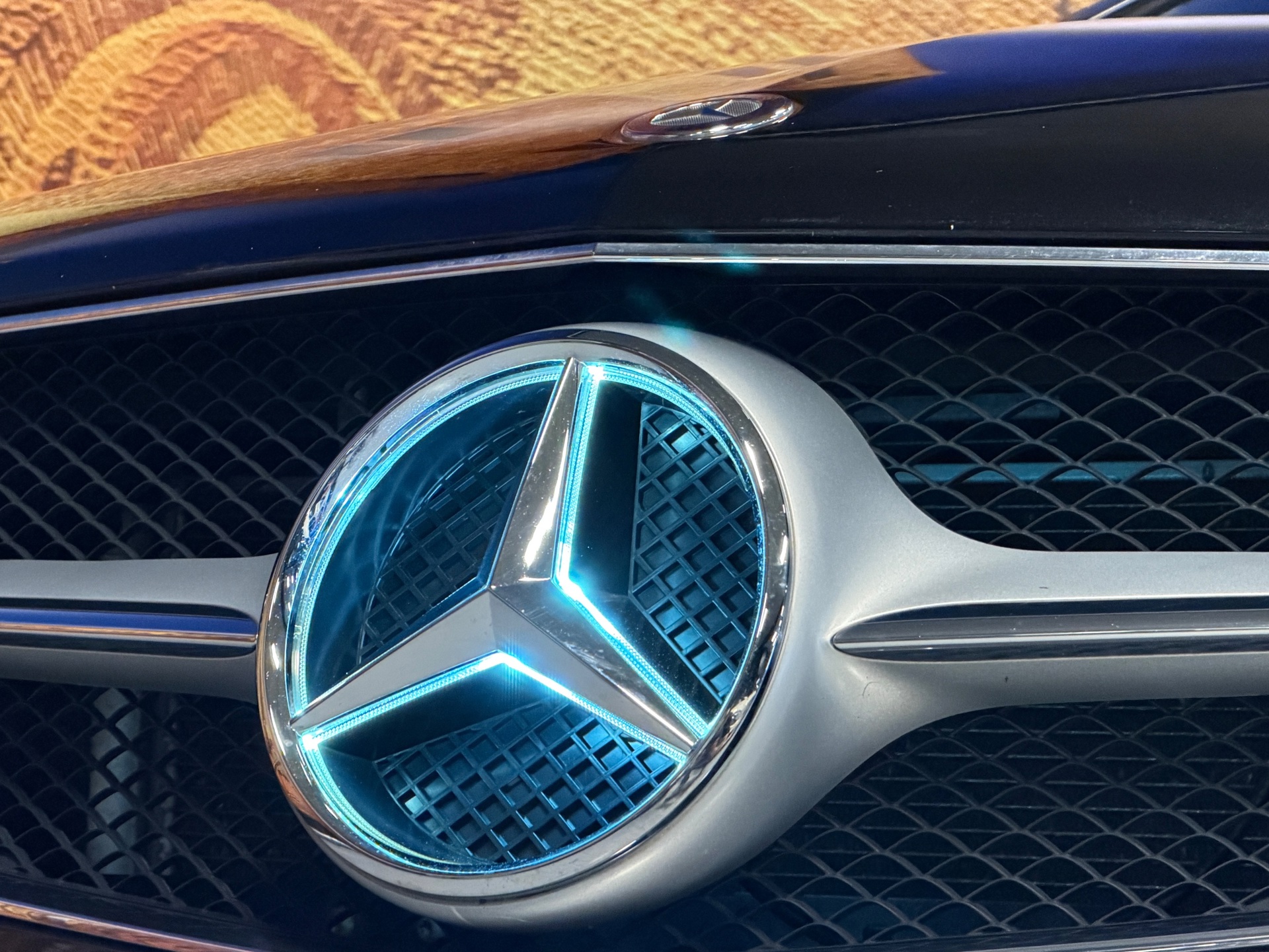 Foto van Mercedes-Benz E 200