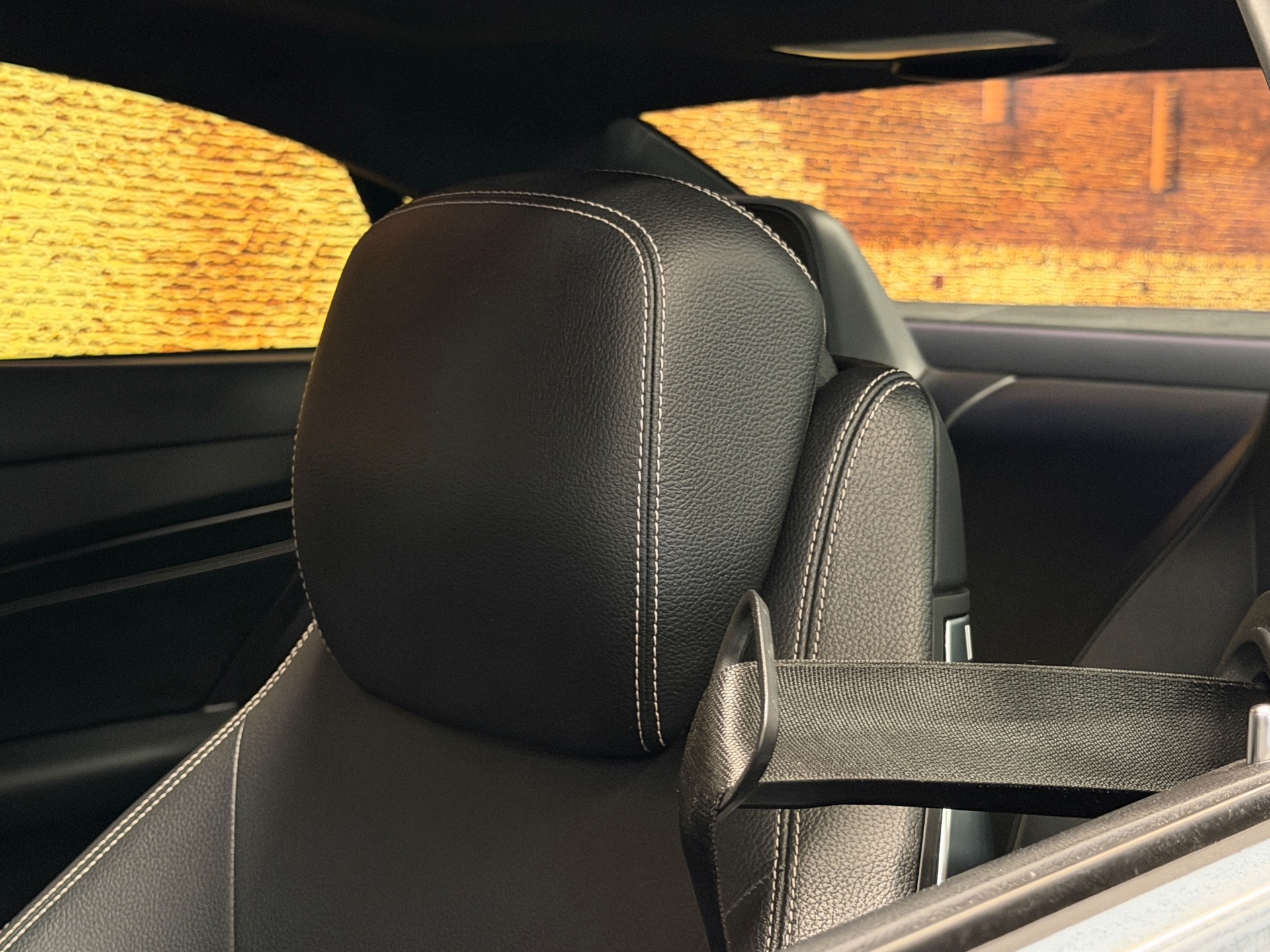 Foto van Mercedes-Benz E 200