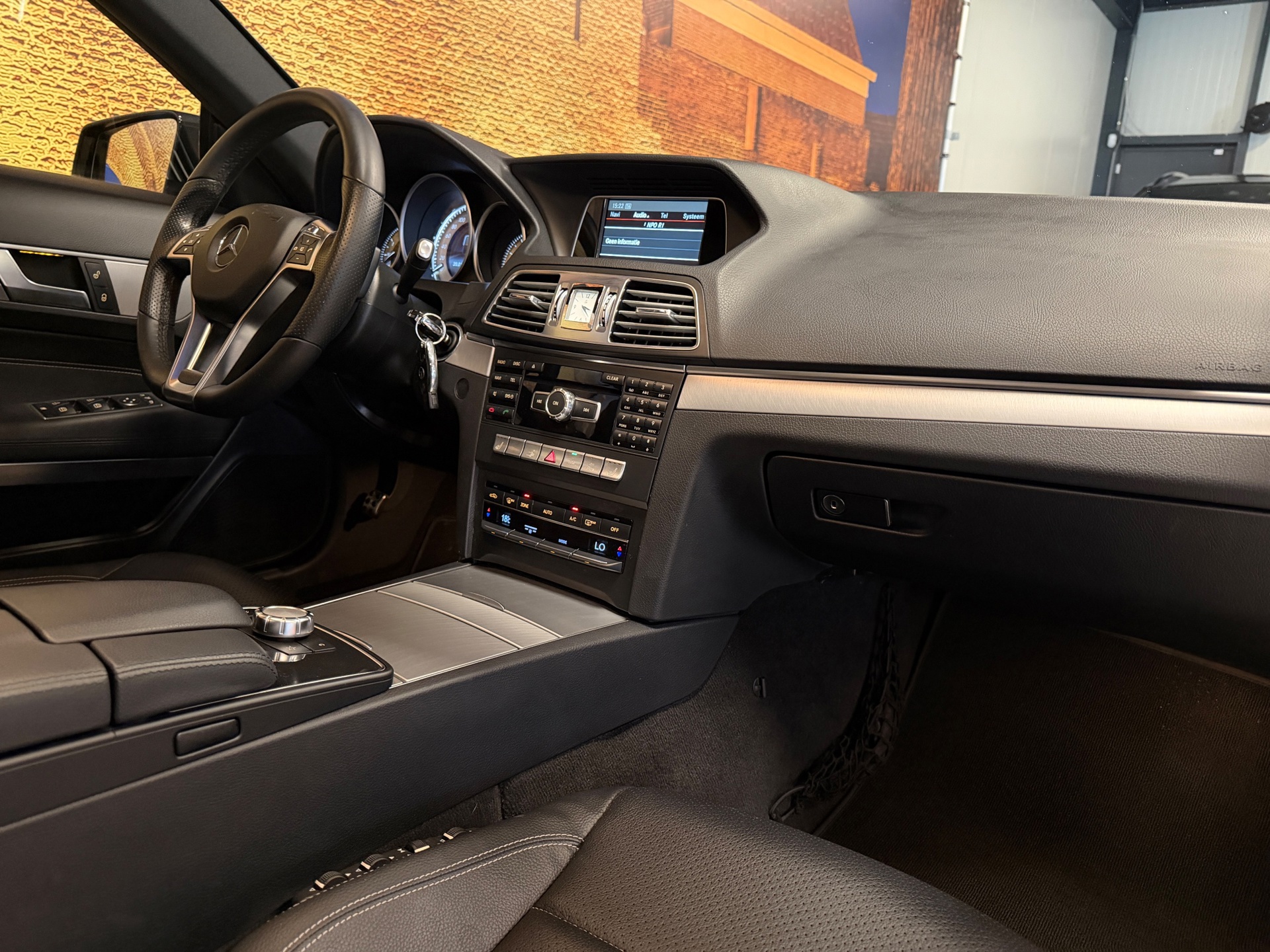 Foto van Mercedes-Benz E 200