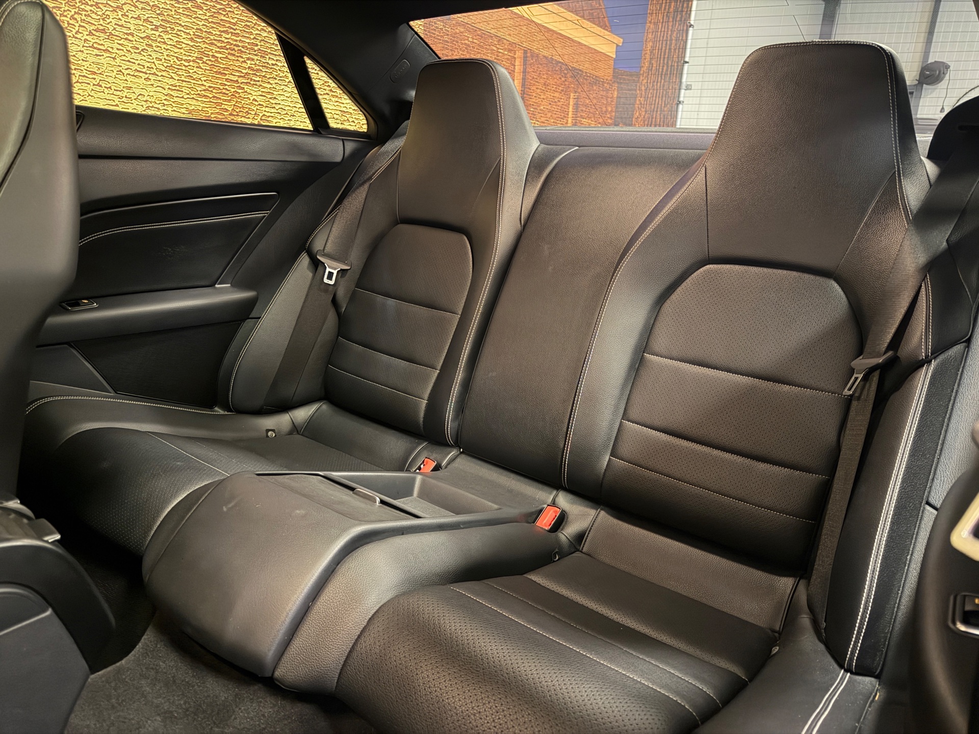 Foto van Mercedes-Benz E 200