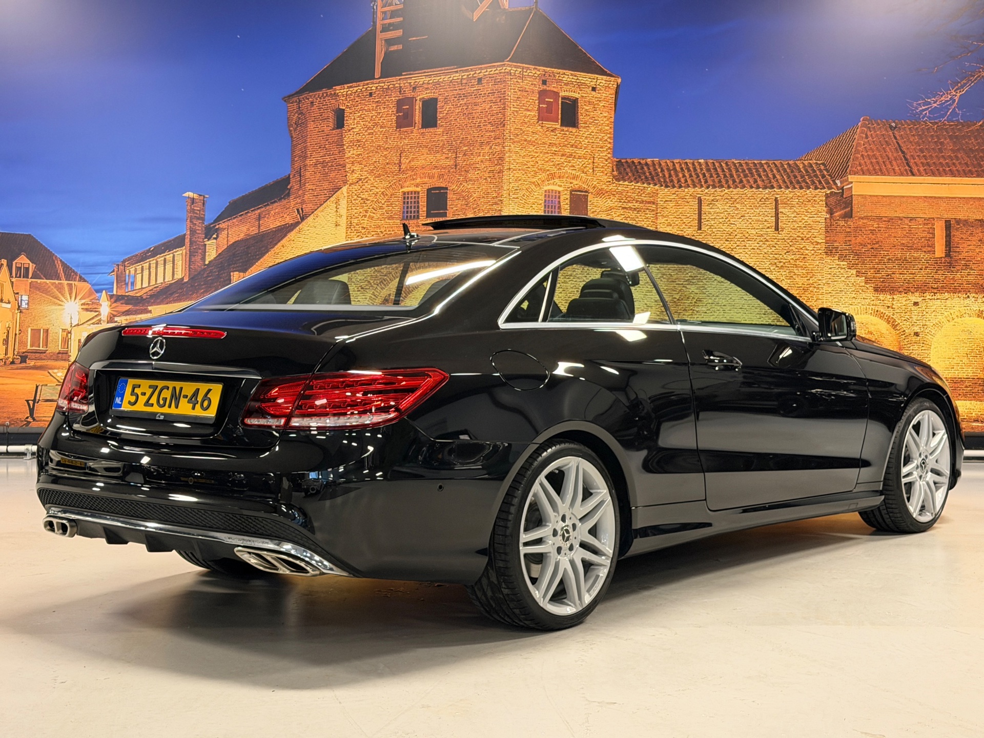 Foto van Mercedes-Benz E 200
