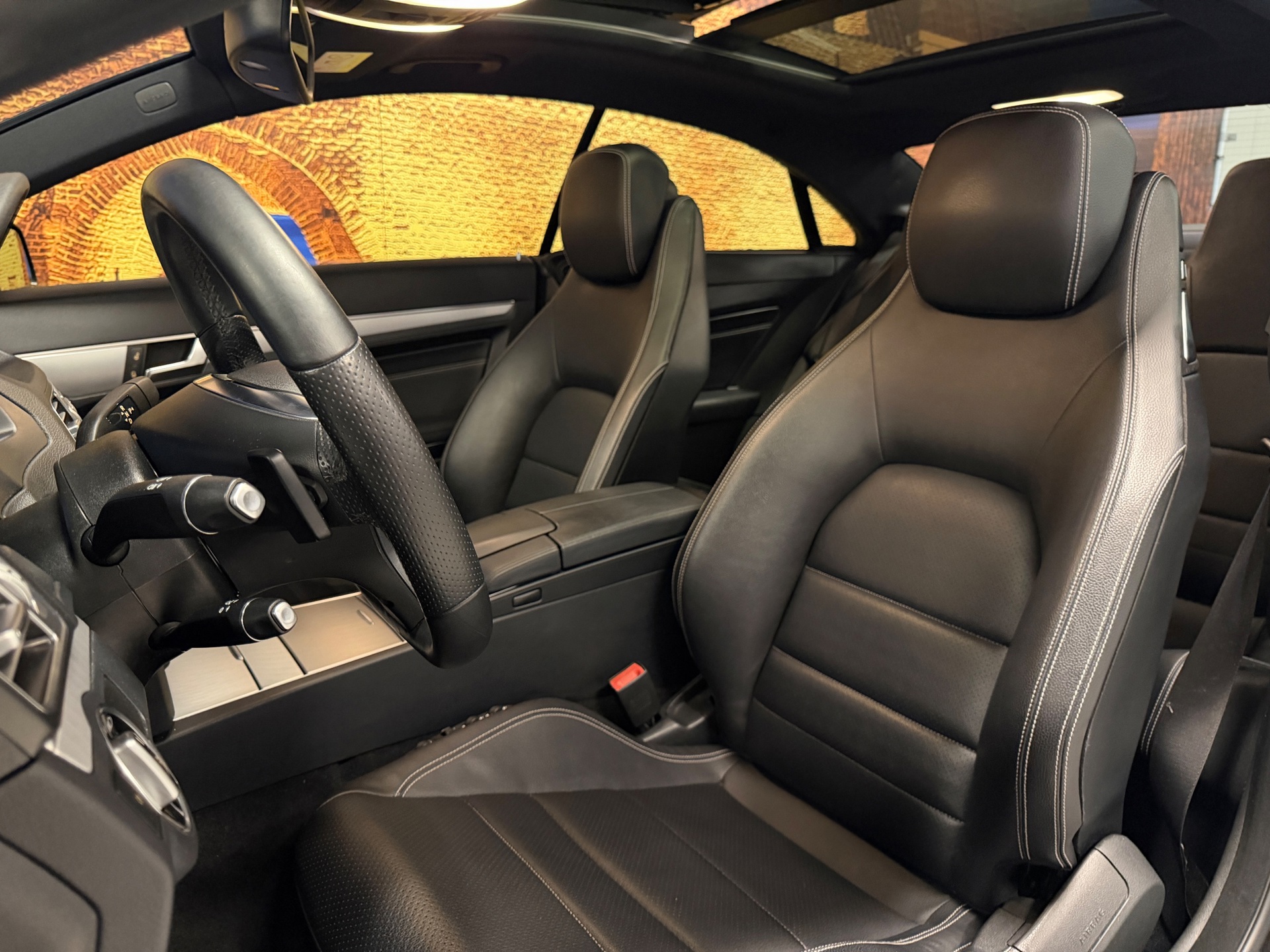 Foto van Mercedes-Benz E 200