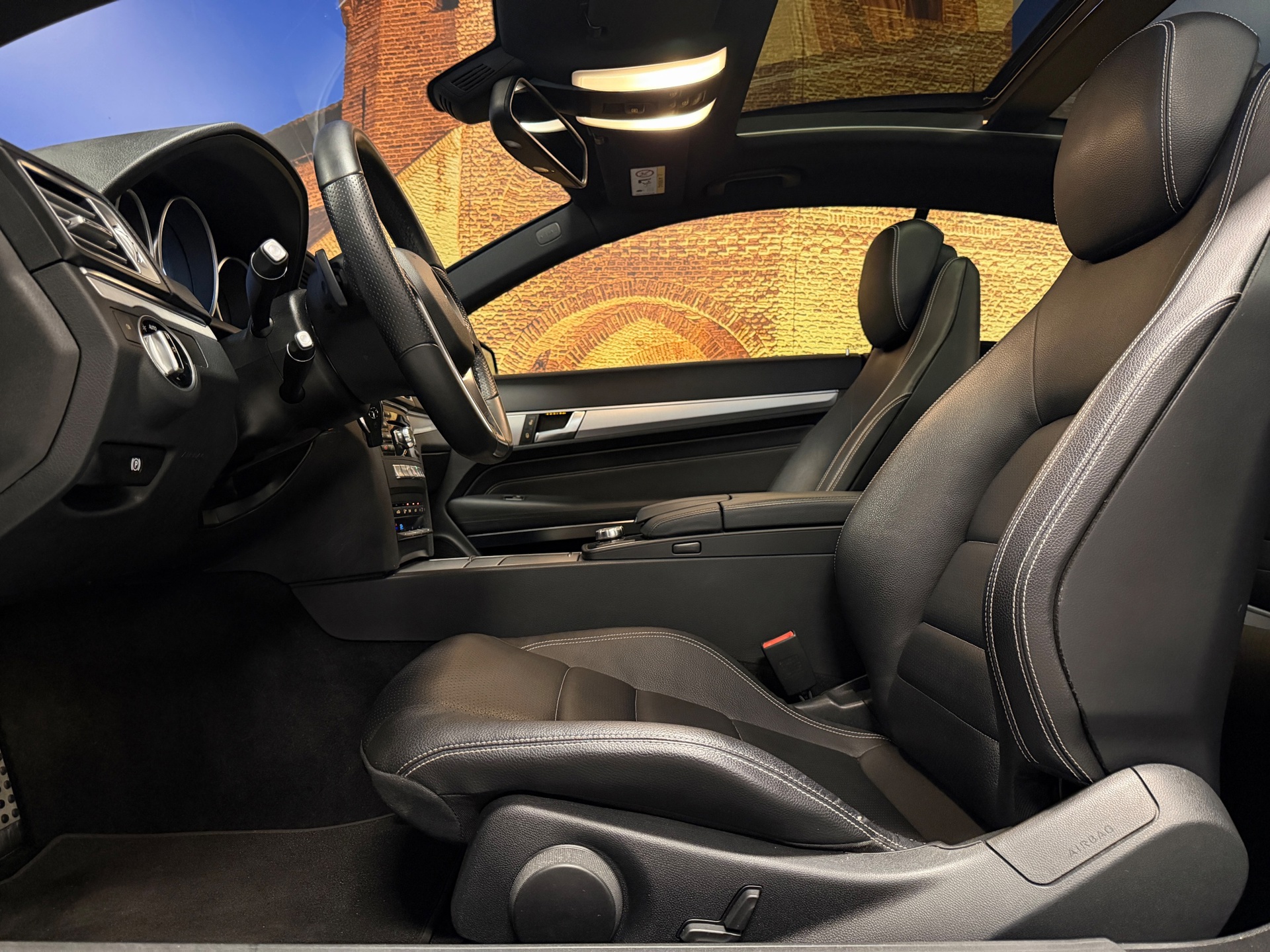 Foto van Mercedes-Benz E 200