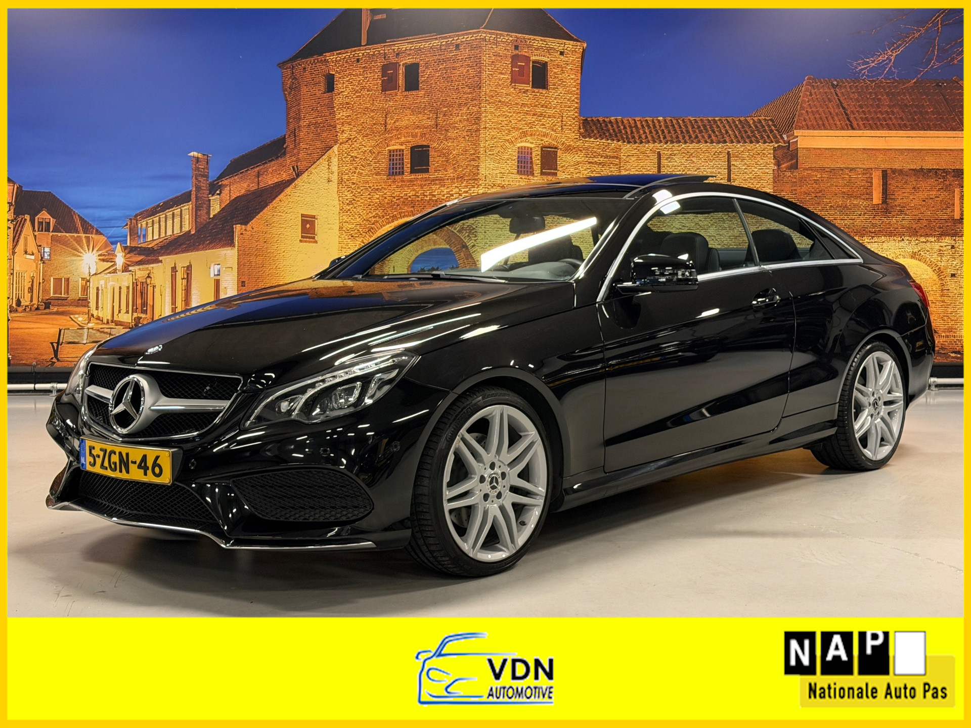 Mercedes-Benz E 200 200 AMG Automaat Panodak Leer LED 2015 - voorkant