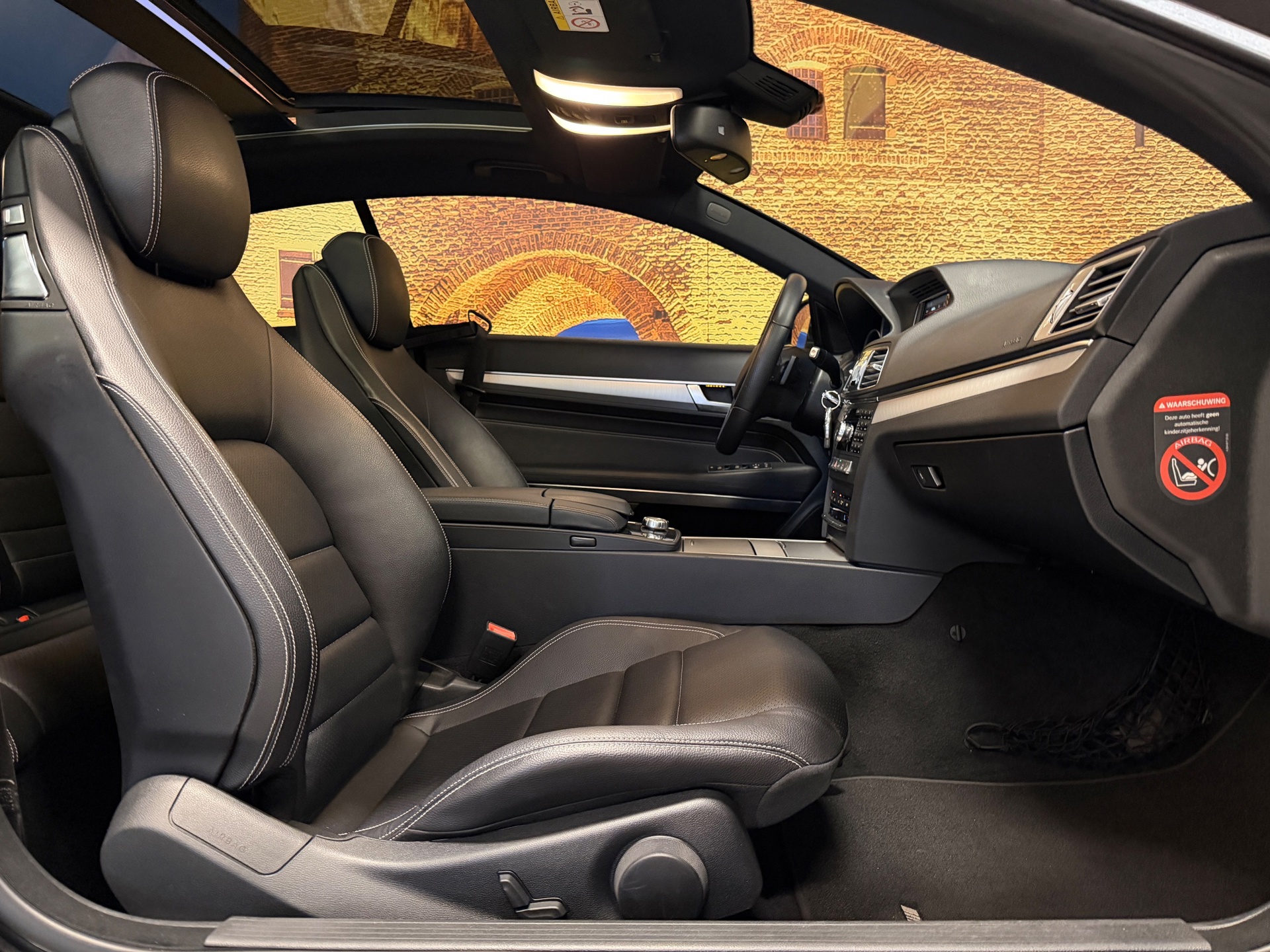 Foto van Mercedes-Benz E 200