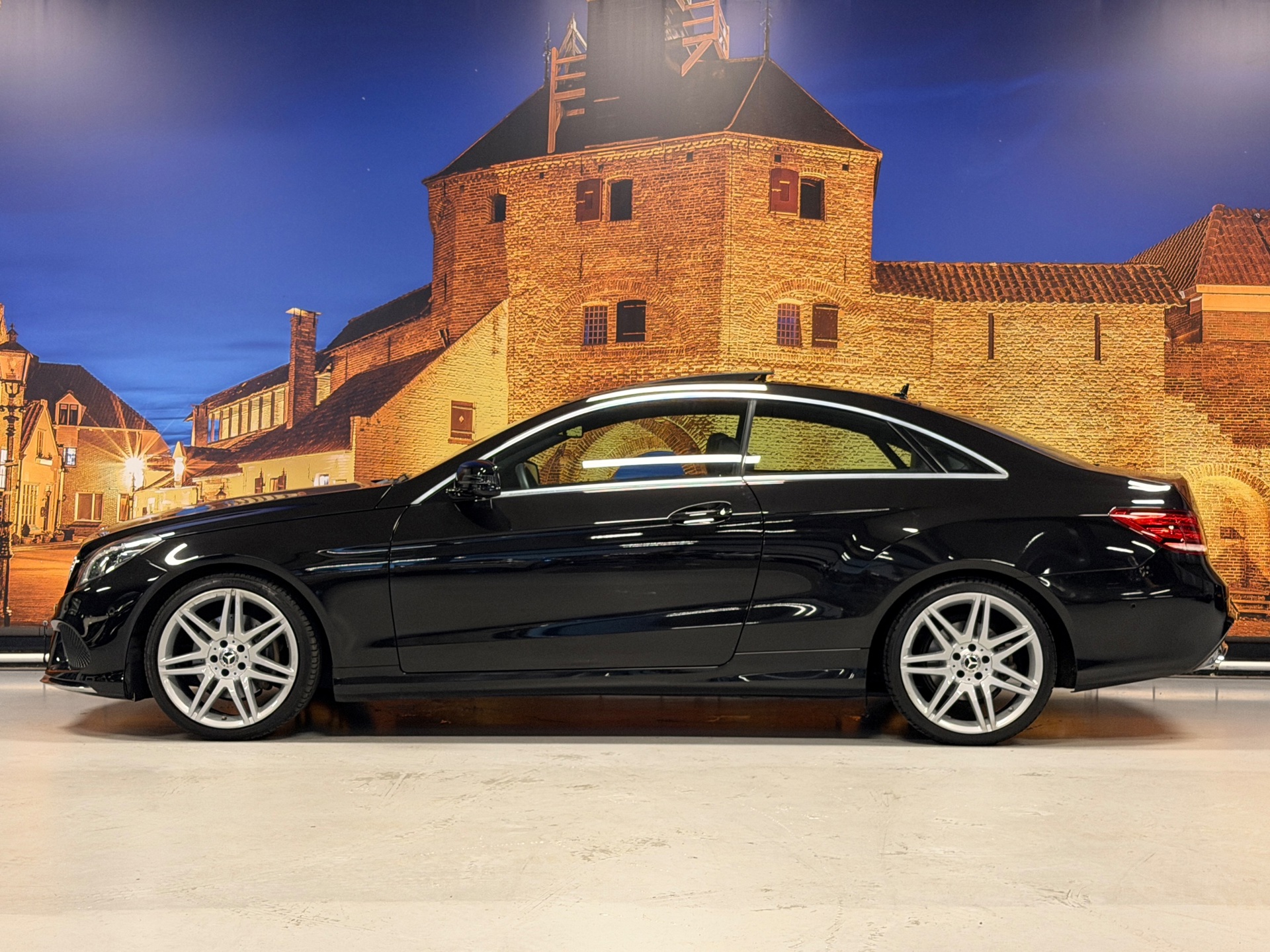 Foto van Mercedes-Benz E 200