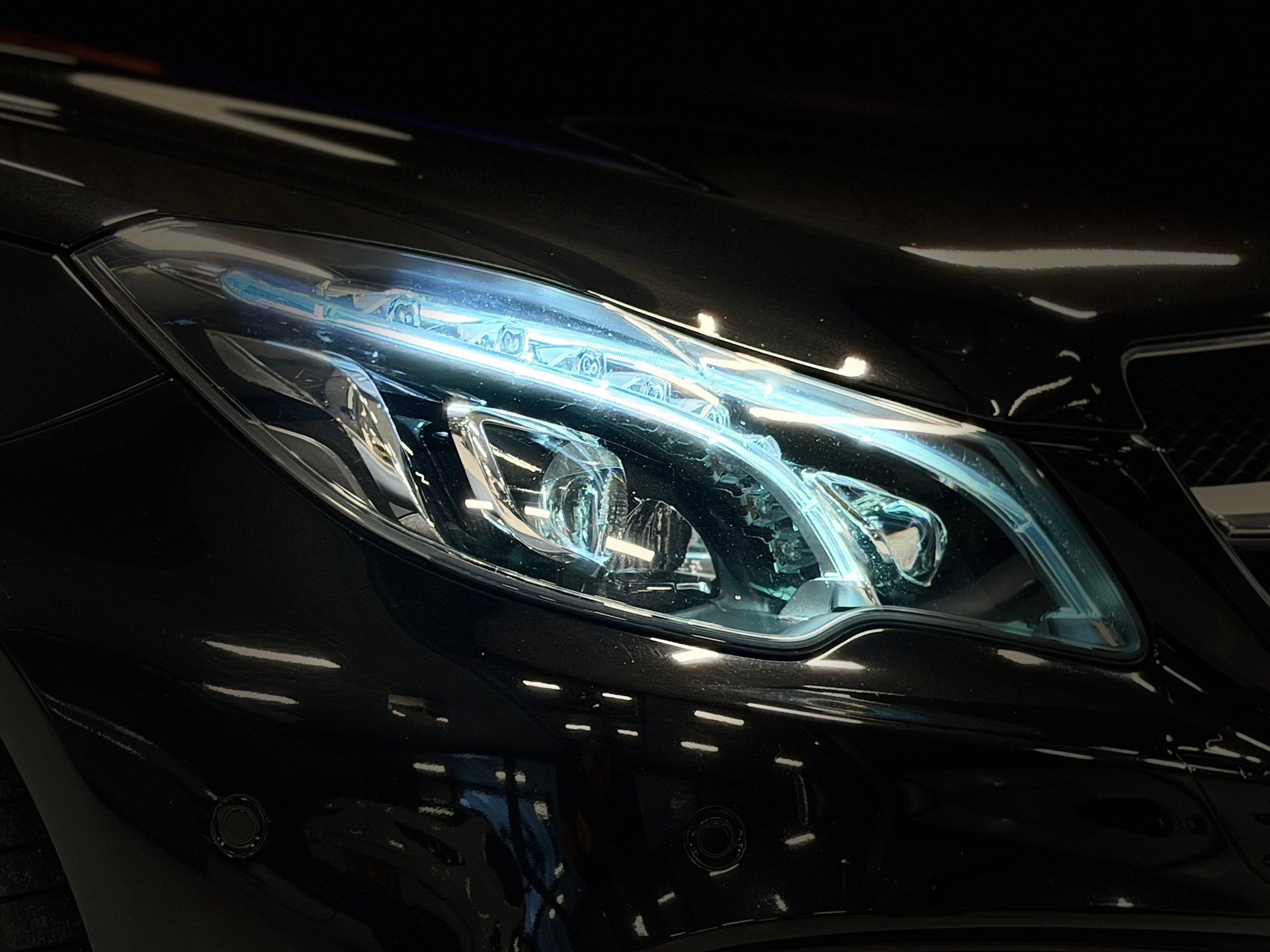 Foto van Mercedes-Benz E 200