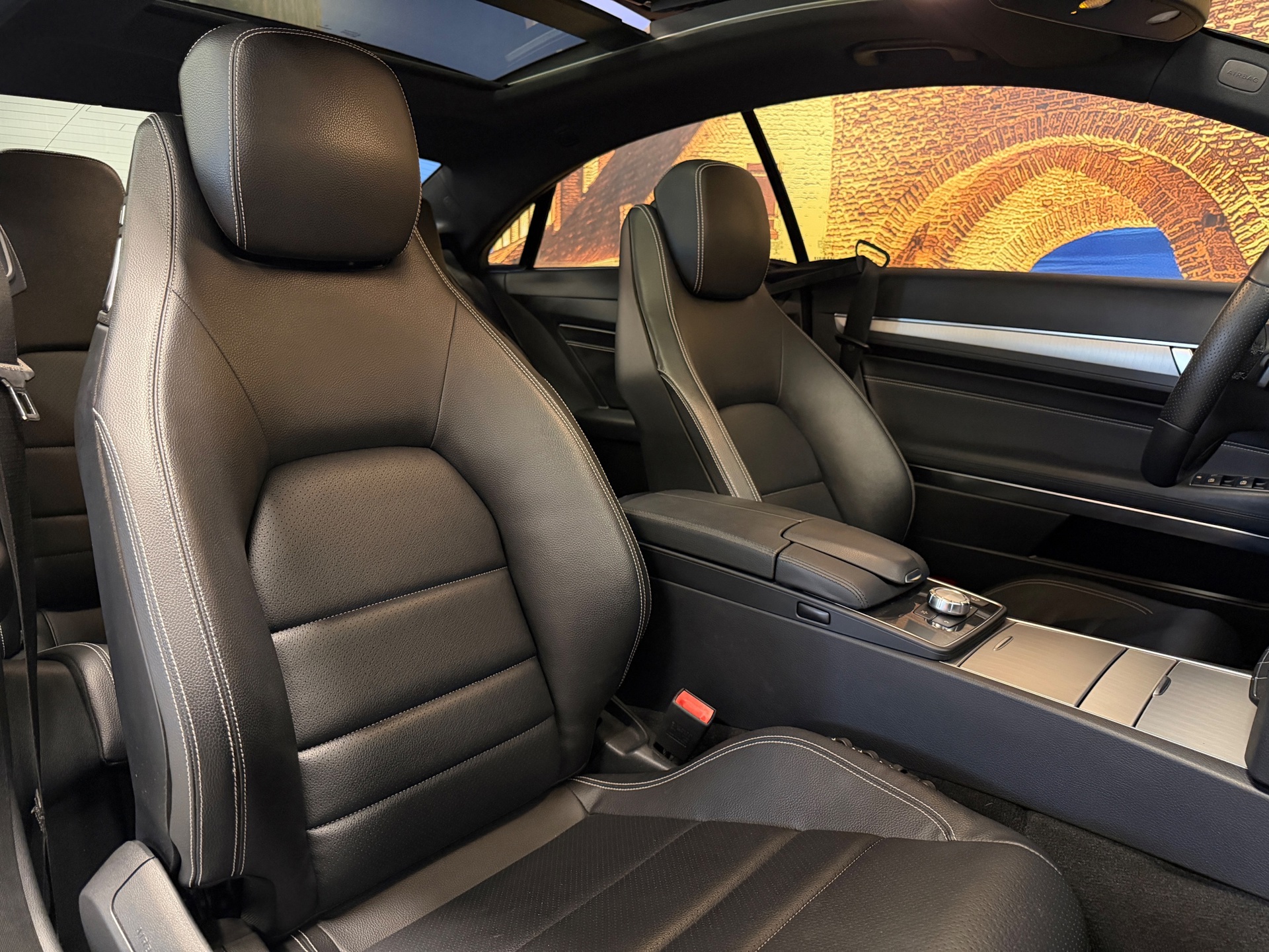 Foto van Mercedes-Benz E 200