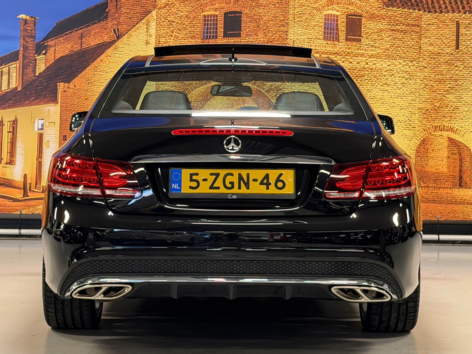 Foto van Mercedes-Benz E 200