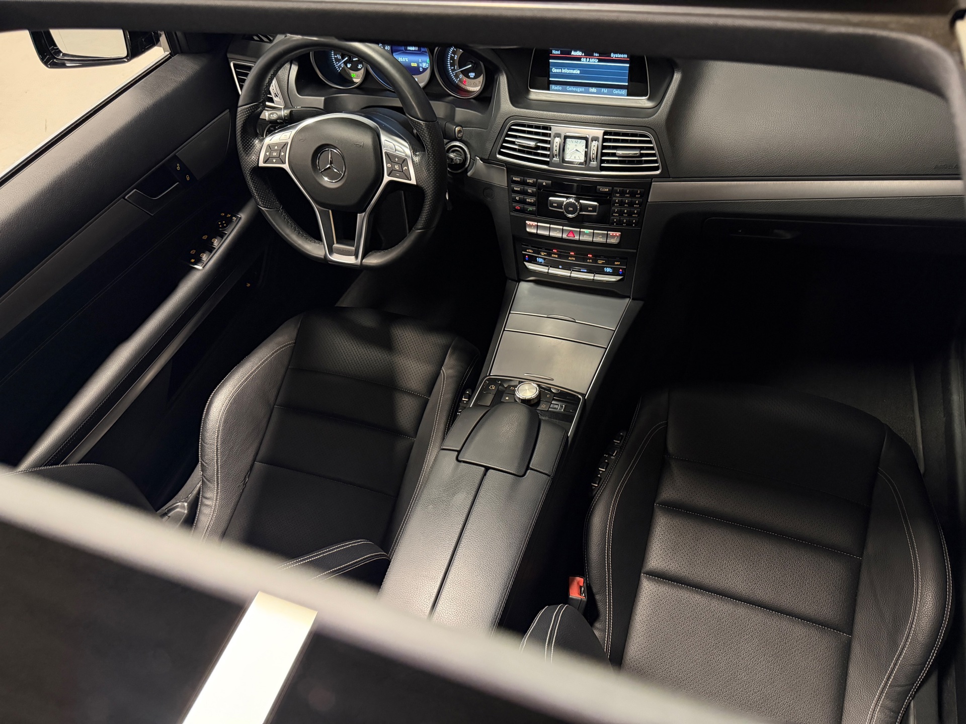 Foto van Mercedes-Benz E 200