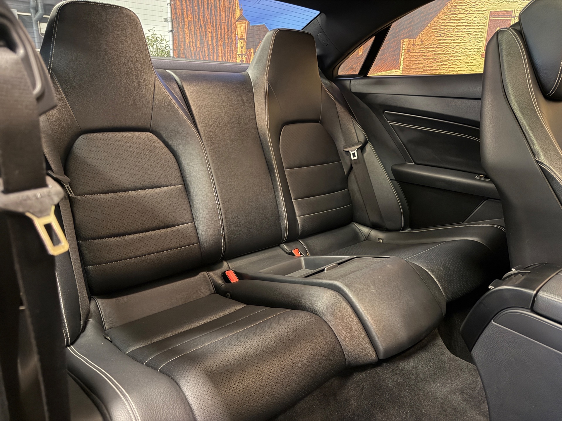 Foto van Mercedes-Benz E 200