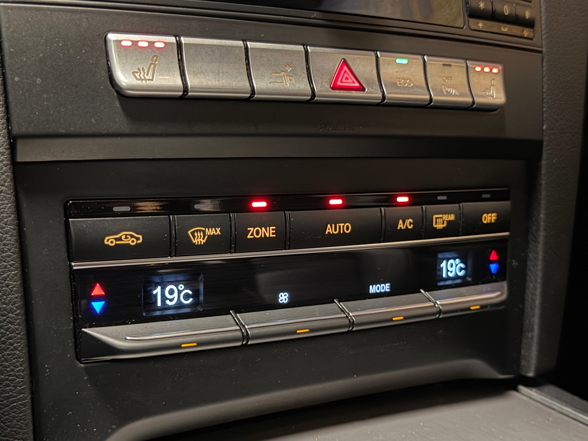 Foto van Mercedes-Benz E 200