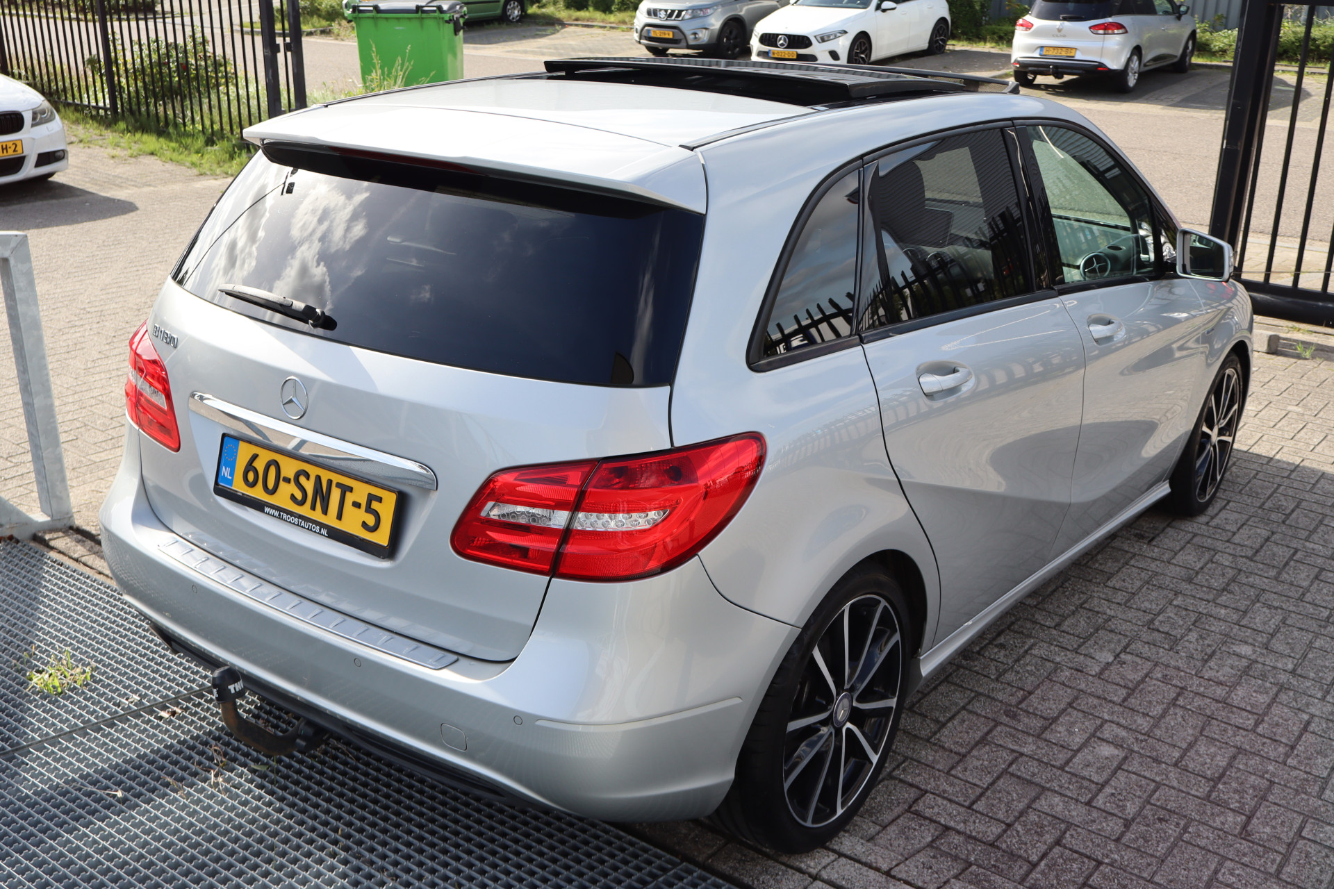 Foto van Mercedes-Benz B 180