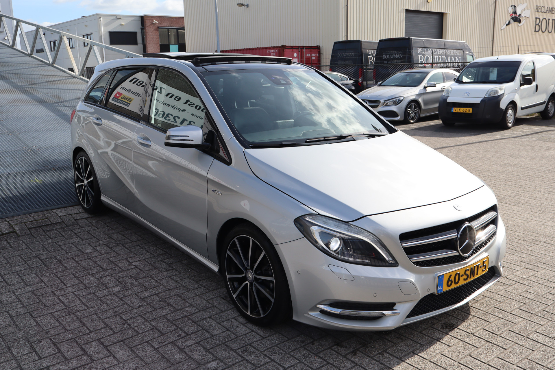 Foto van Mercedes-Benz B 180