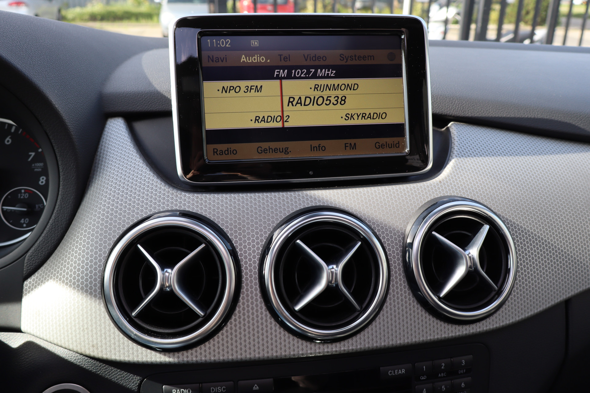 Foto van Mercedes-Benz B 180
