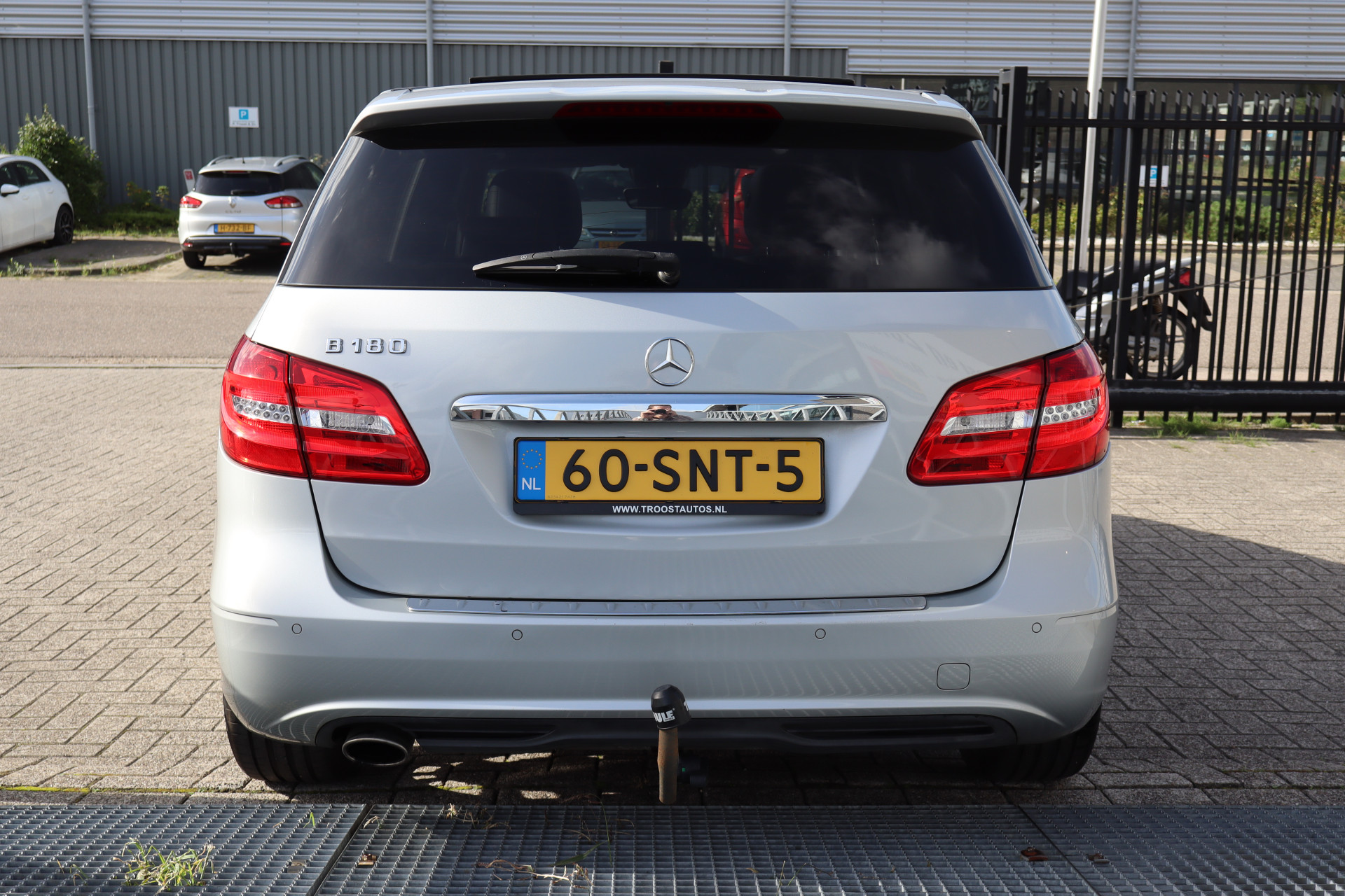 Foto van Mercedes-Benz B 180