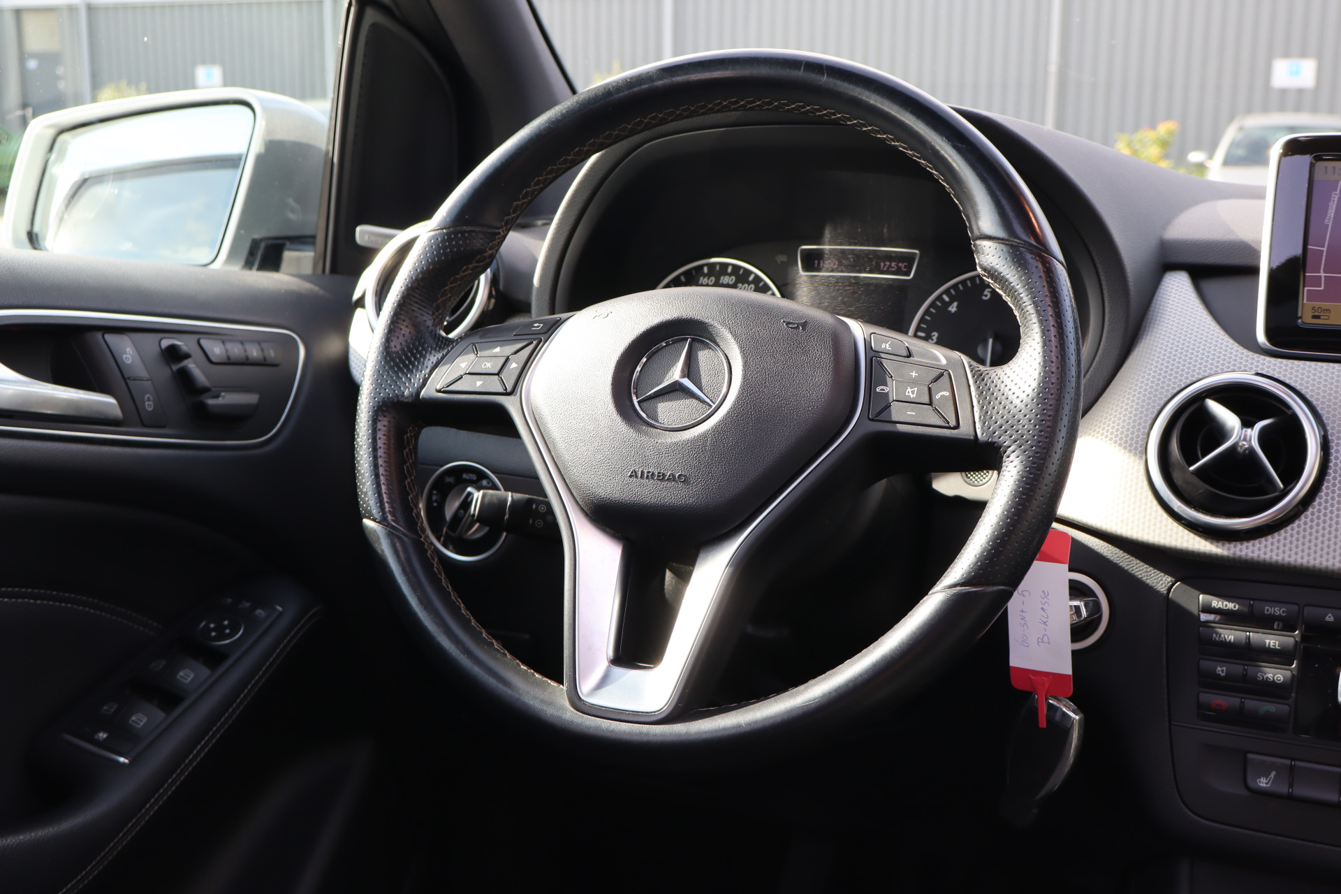 Foto van Mercedes-Benz B 180