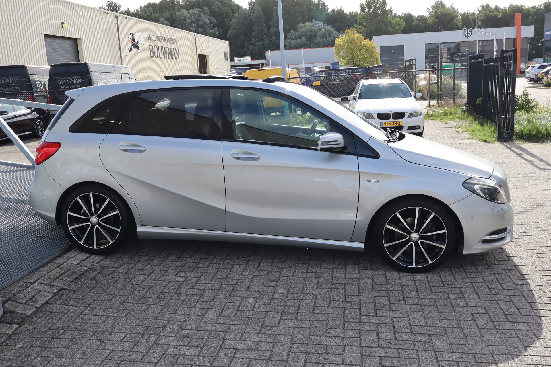 Foto van Mercedes-Benz B 180
