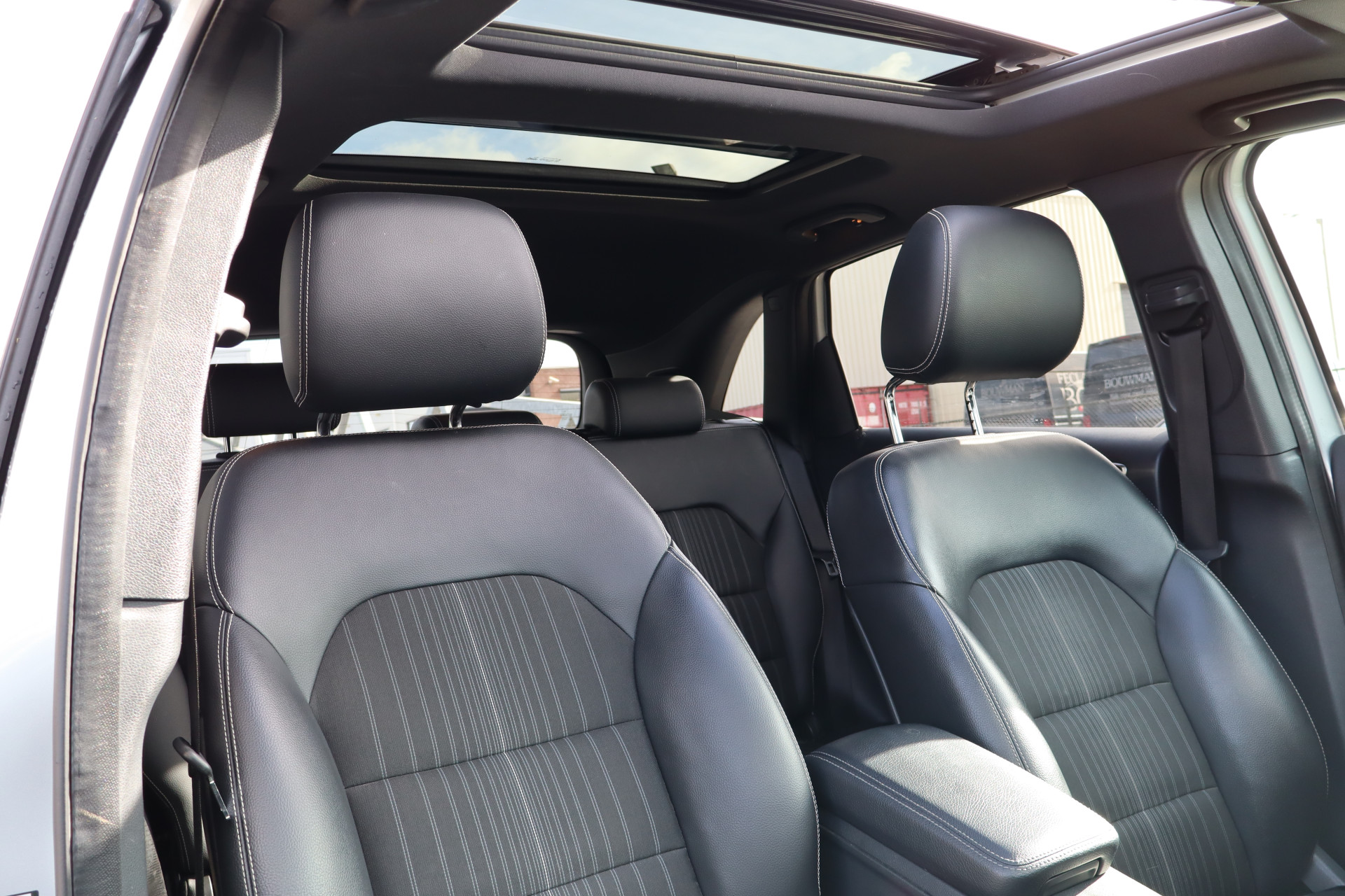 Foto van Mercedes-Benz B 180