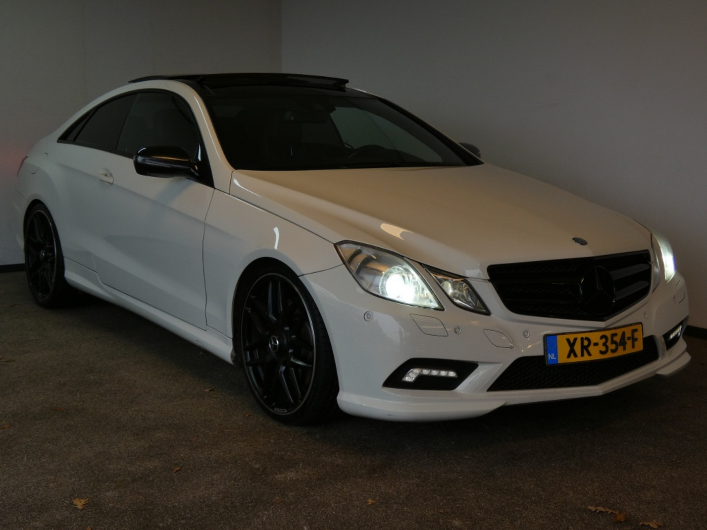 Foto van Mercedes-Benz E 500