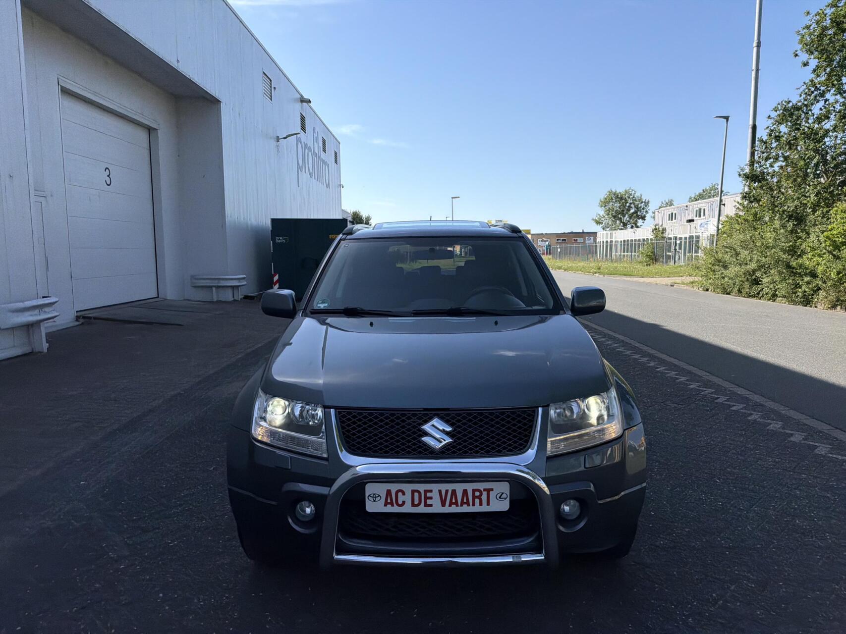 Suzuki Grand Vitara 2.0-16V High Executive - 4X4/LEER/NAP 2007 - voorkant