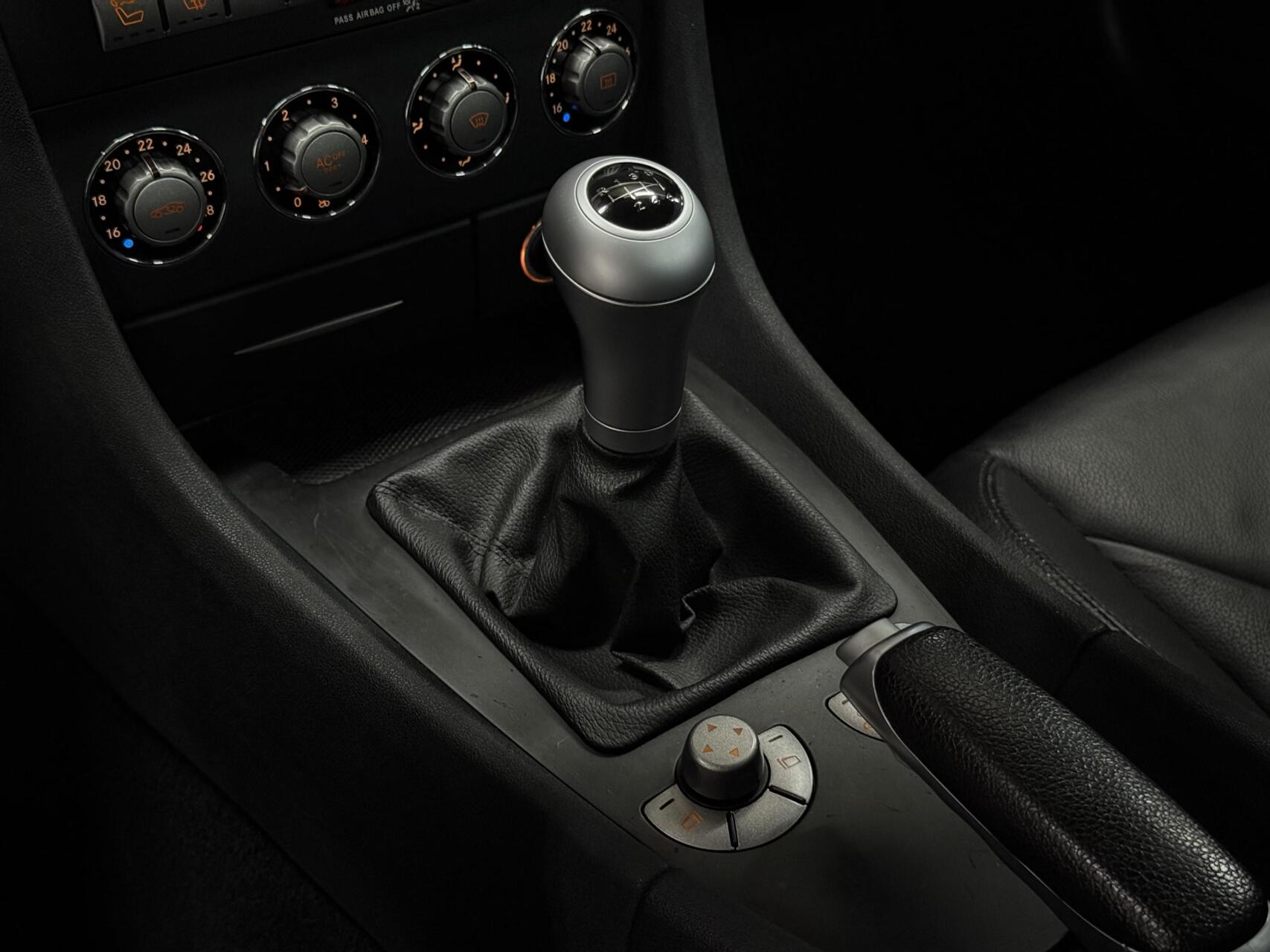 Foto van Mercedes-Benz SLK 200 Kompressor