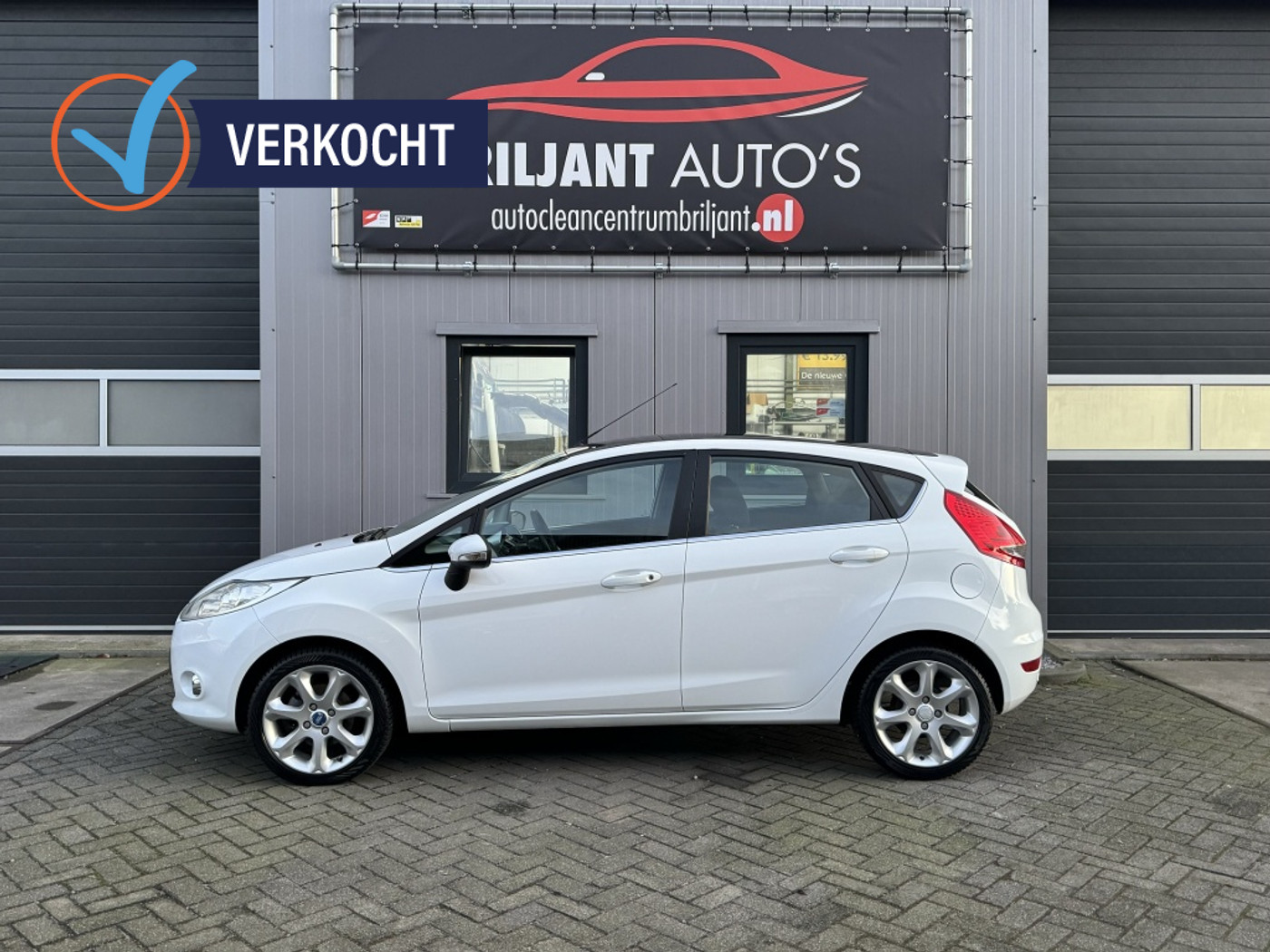 Ford Fiesta 1.25 Titanium nieuwstaat Nederlandse auto 2010 - voorkant