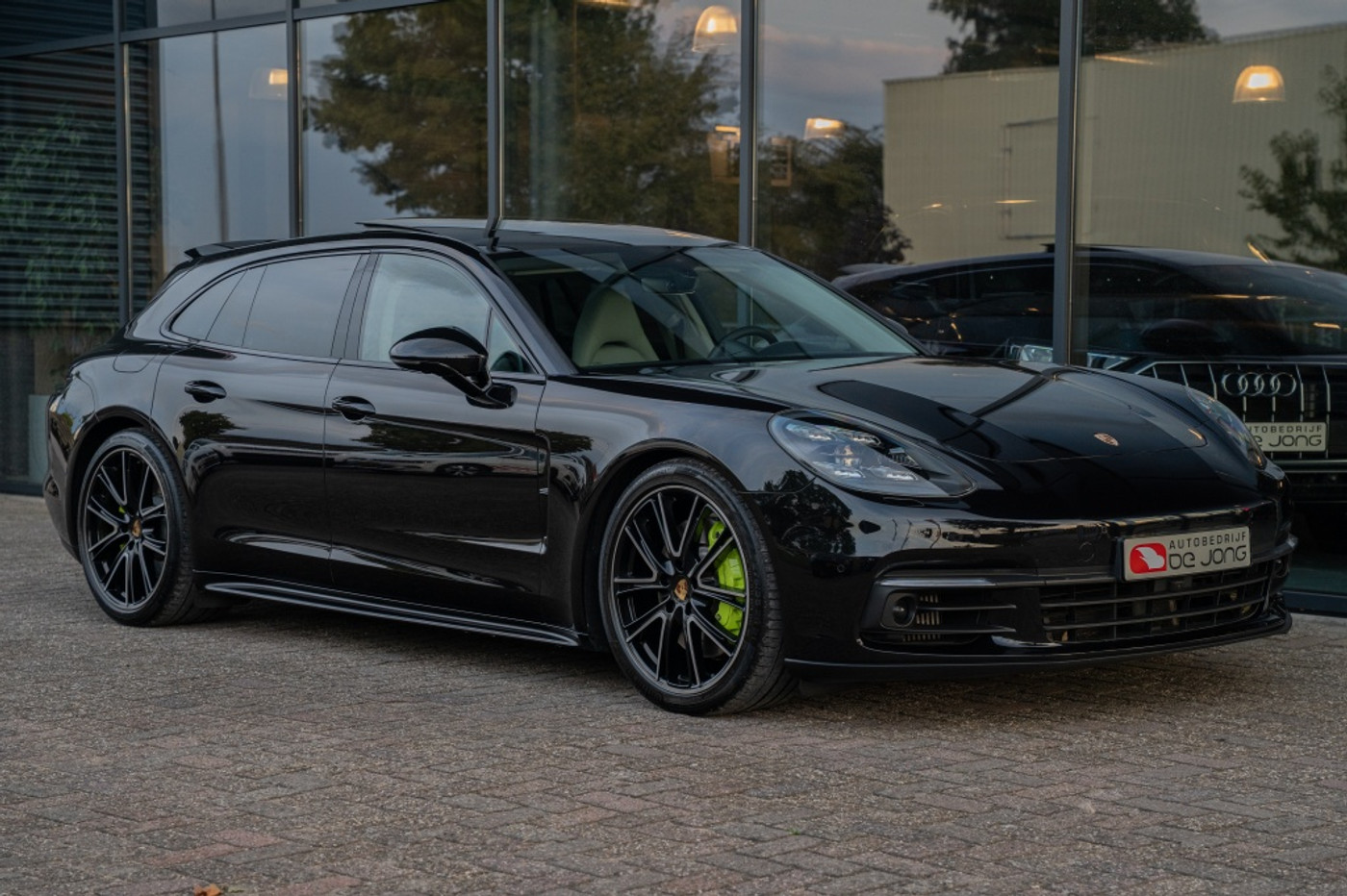 Foto van Porsche Panamera 4 E-hybrid