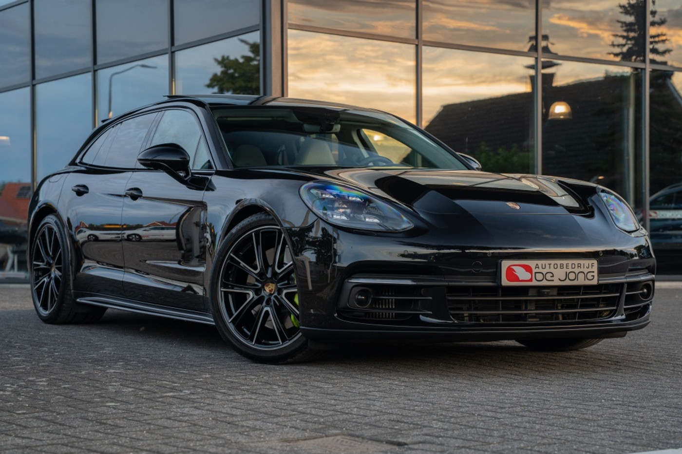 Foto van Porsche Panamera 4 E-hybrid