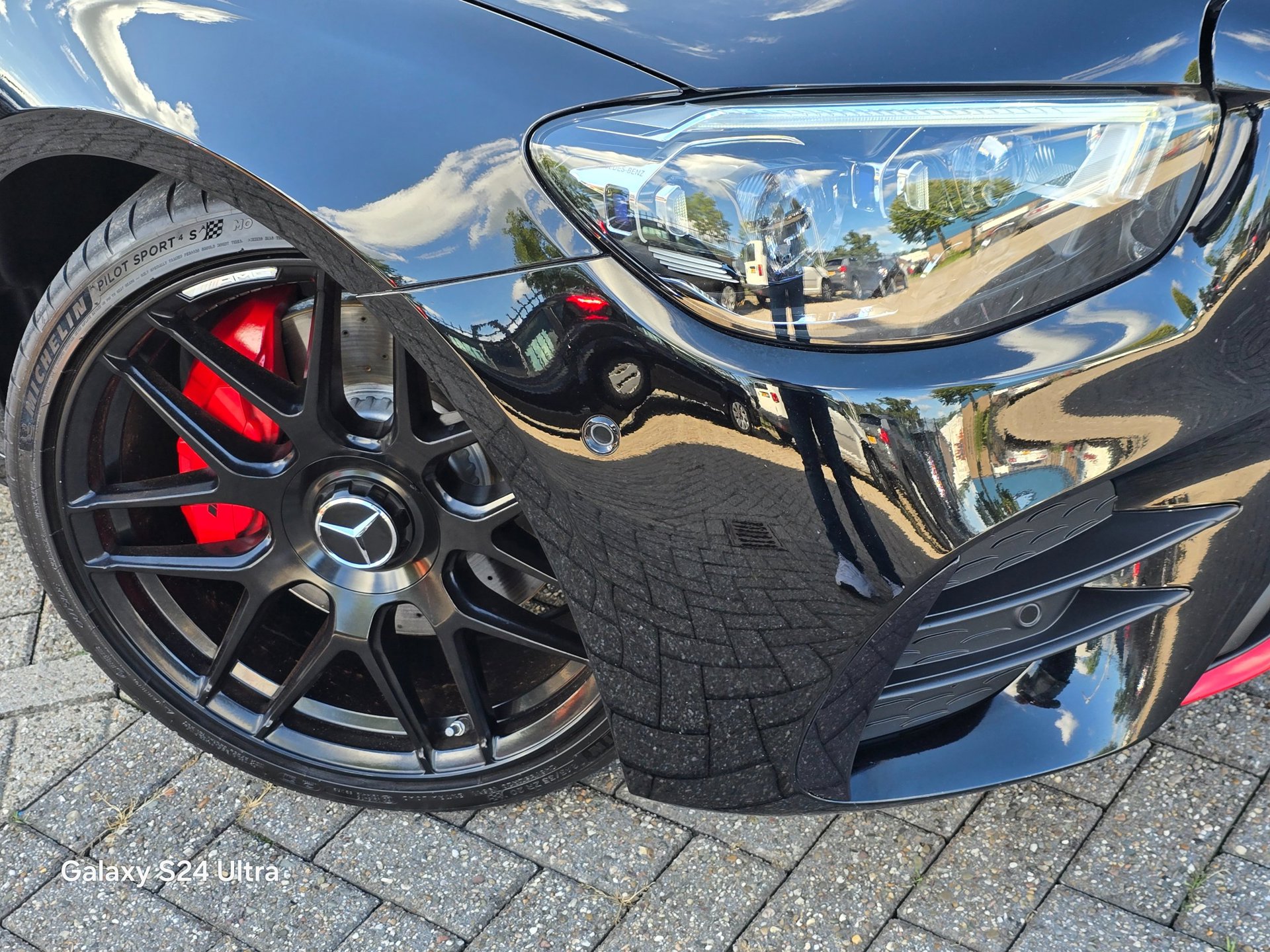 Foto van Mercedes-Benz E 300 E 4Matic