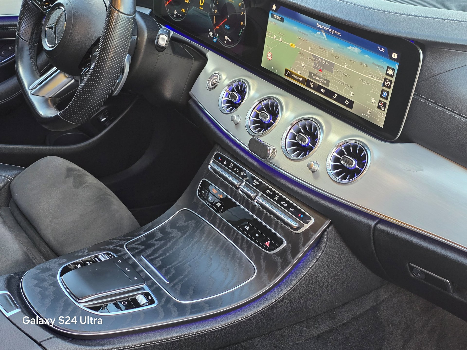 Foto van Mercedes-Benz E 300 E 4Matic