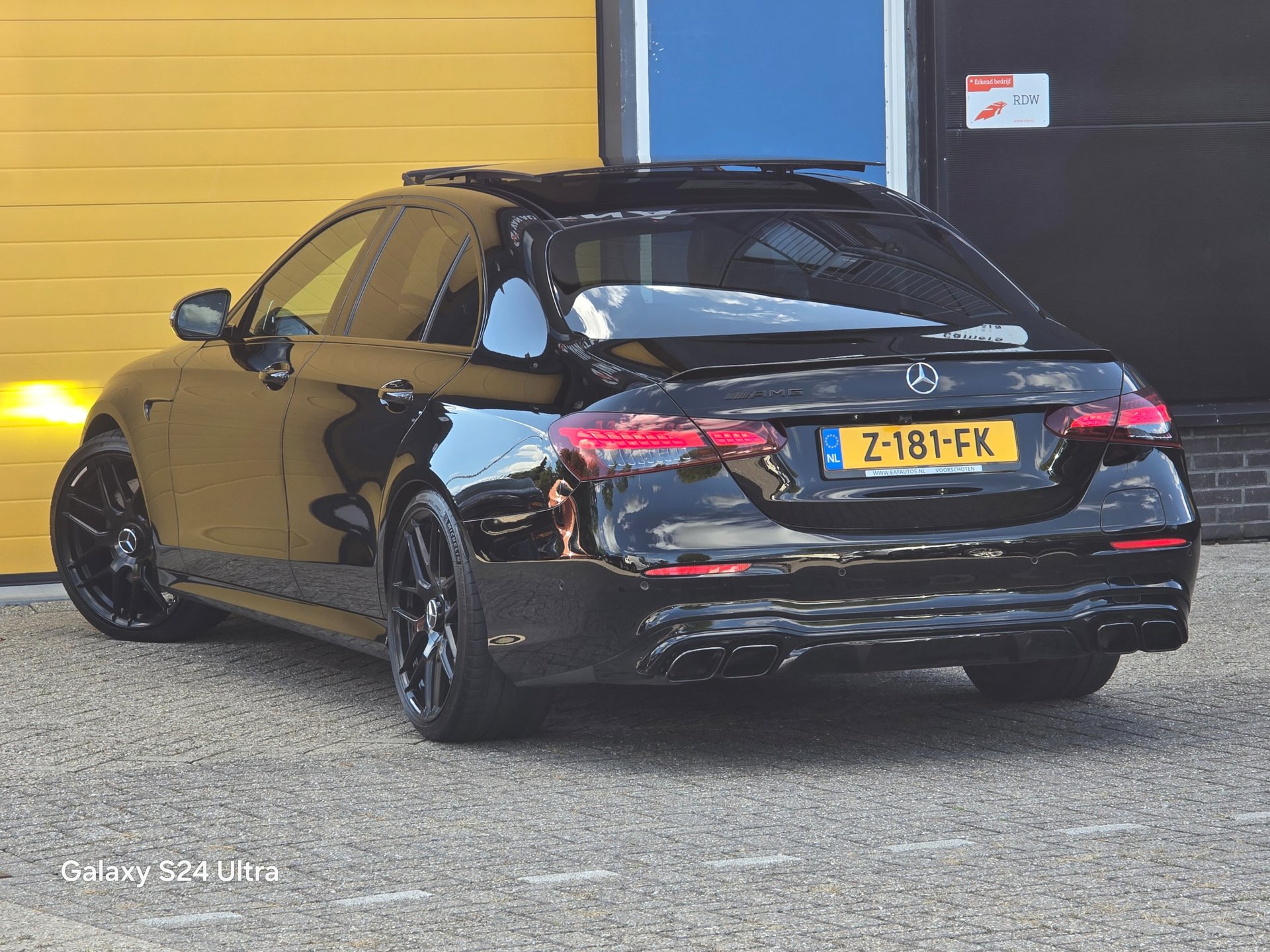 Foto van Mercedes-Benz E 300 E 4Matic