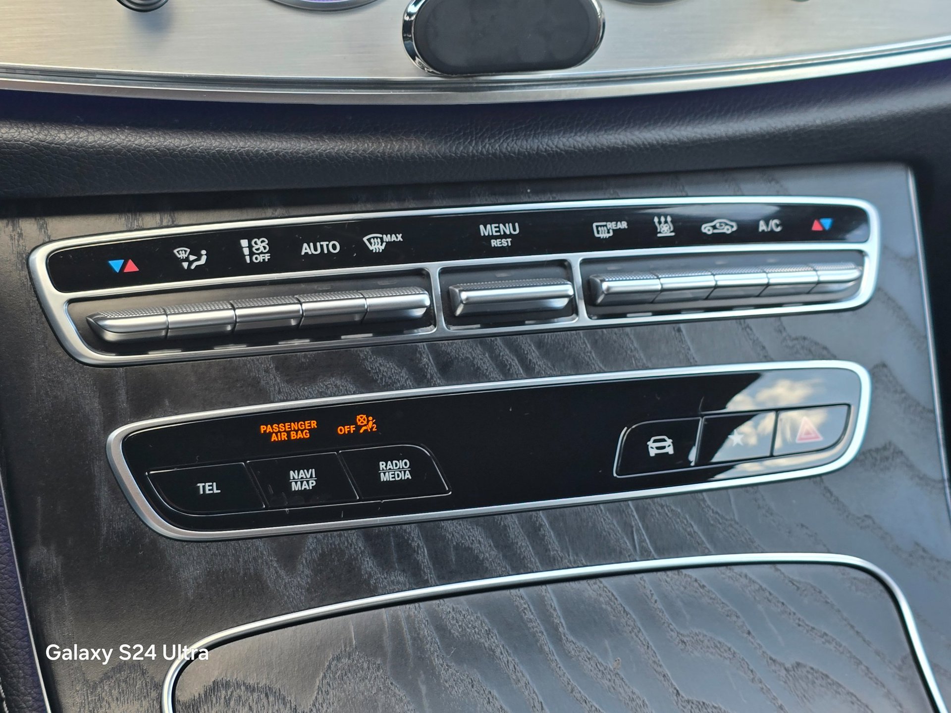 Foto van Mercedes-Benz E 300 E 4Matic