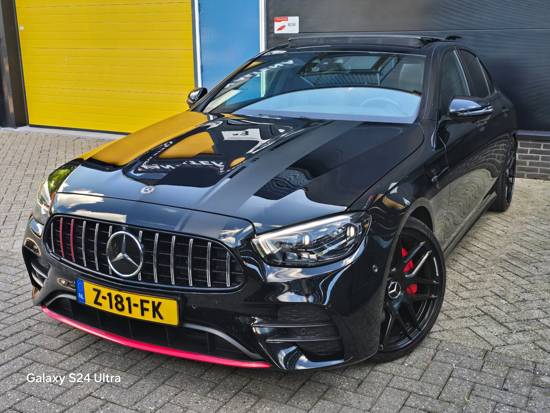 Foto van Mercedes-Benz E 300 E 4Matic