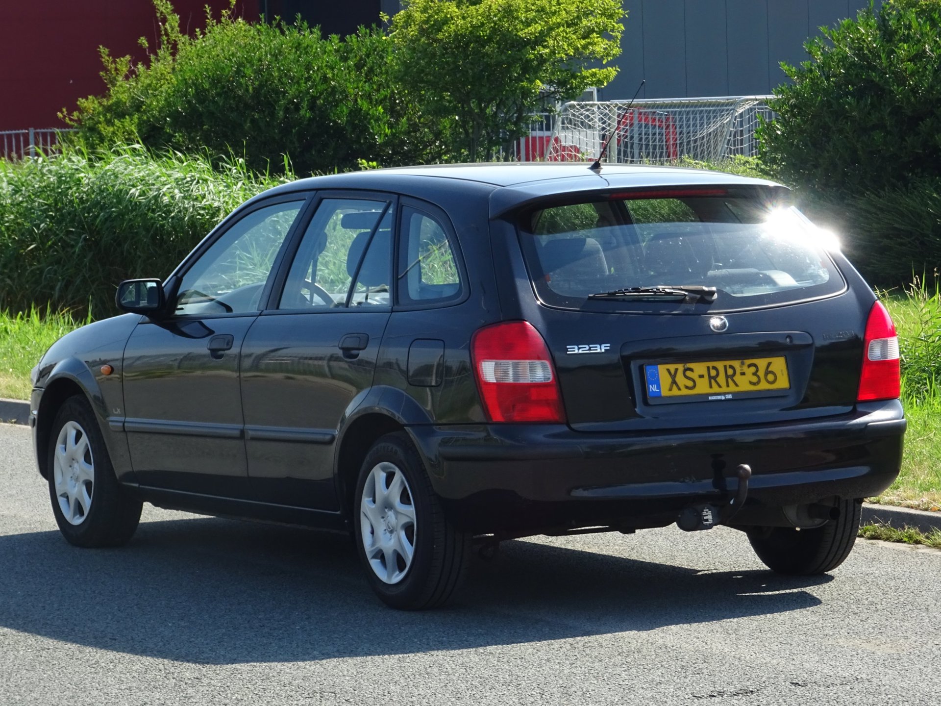 Foto van Mazda Mazda 323f