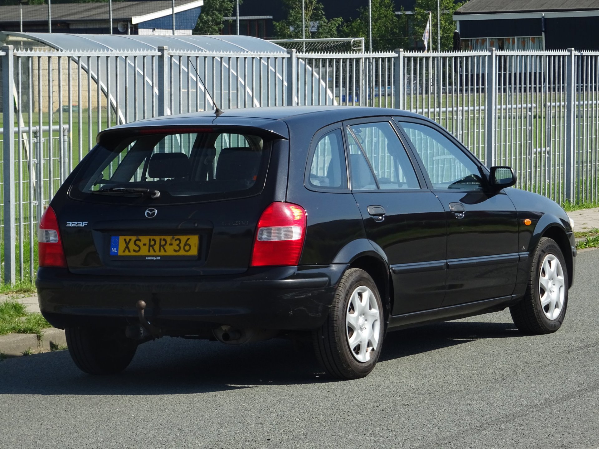 Foto van Mazda Mazda 323f