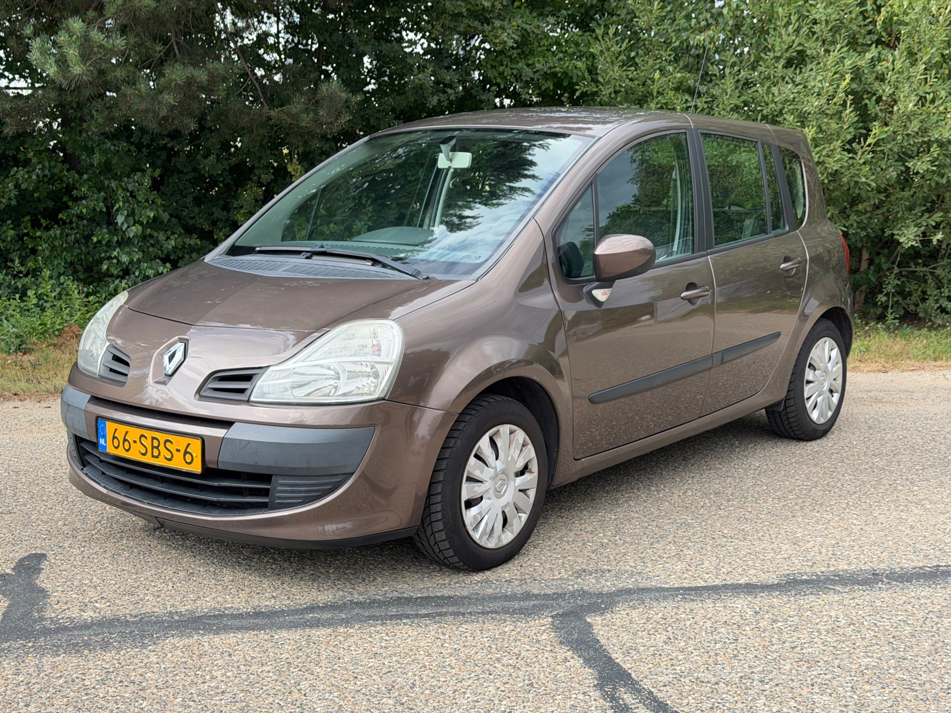 Renault Modus 1.2-16V Authentique 2011 - voorkant