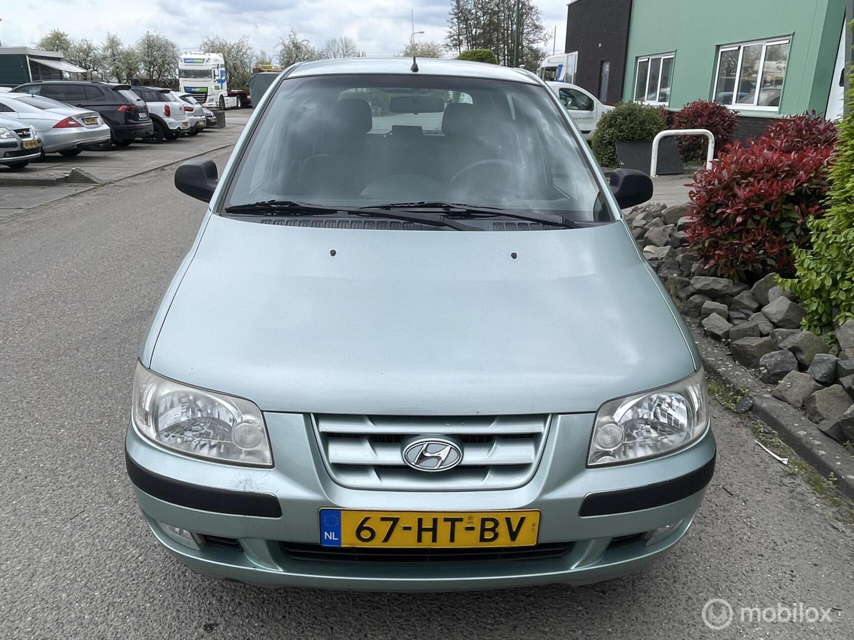 Hyundai Matrix 1.8i GLS Apk Airco 2001 - voorkant