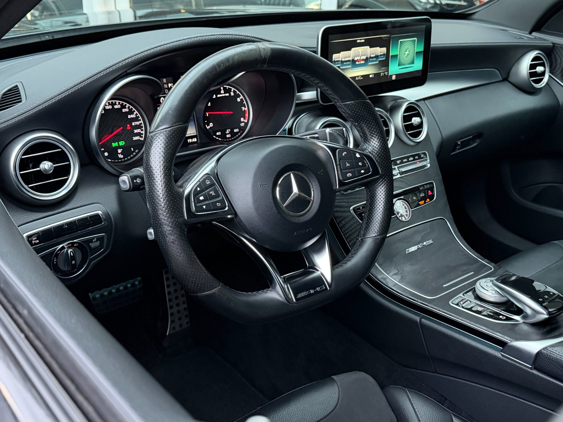 Foto van Mercedes-Benz AMG C 63